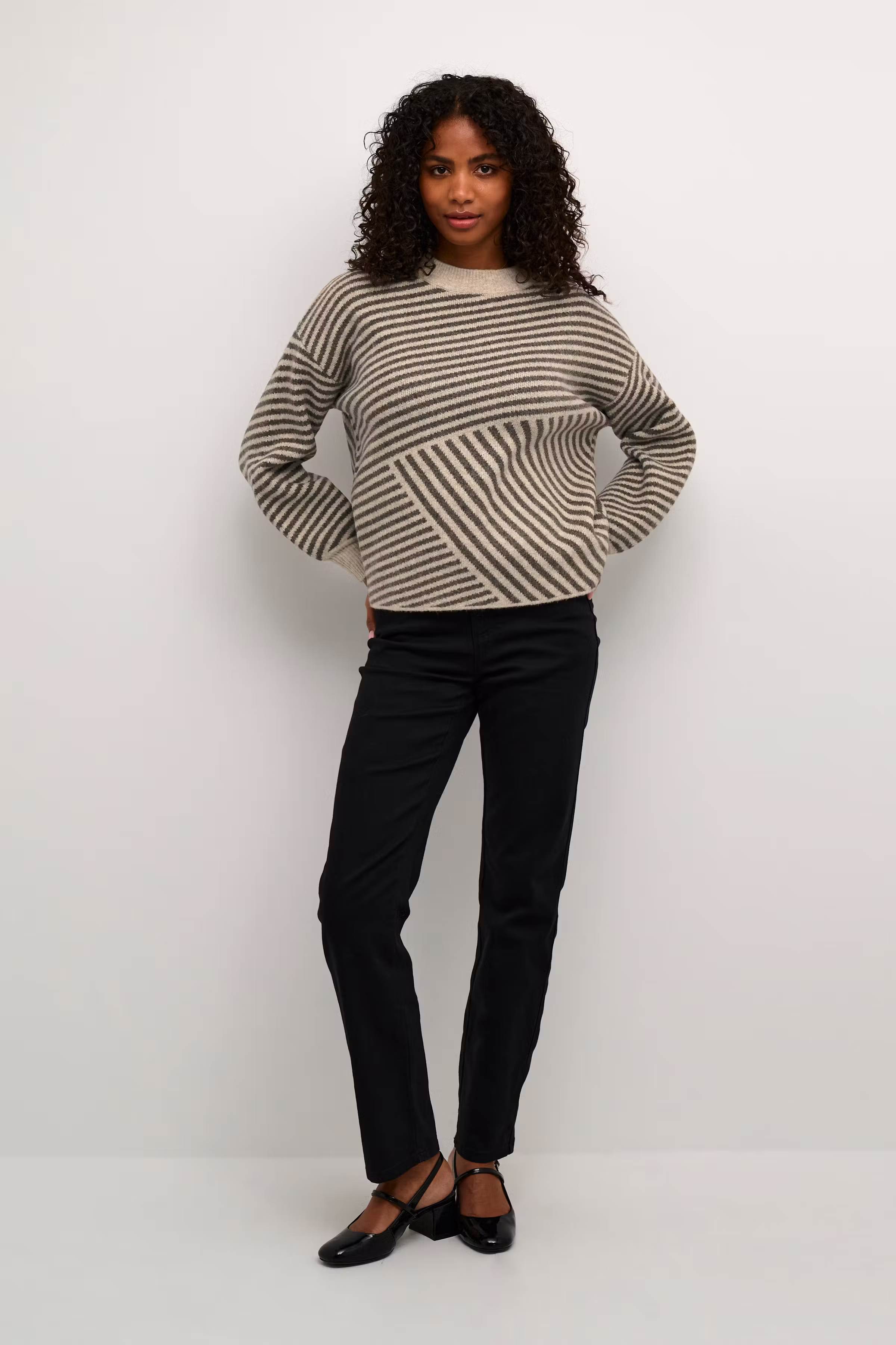 KAverana Pullover LOOKBOOK FRONT 10509061-106341