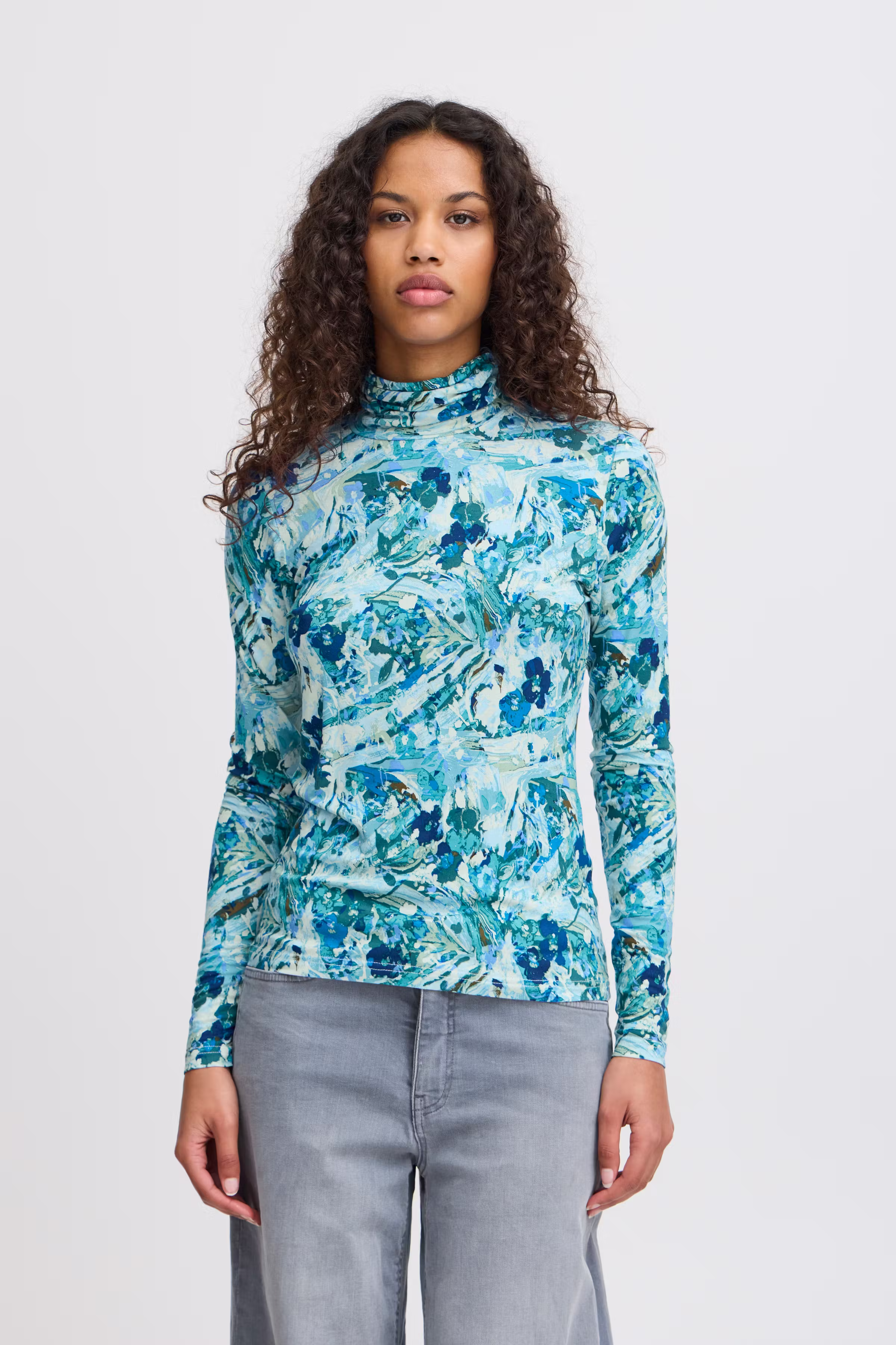 IHNAVA T-shirt LOOKBOOK FRONT 20121350-203270