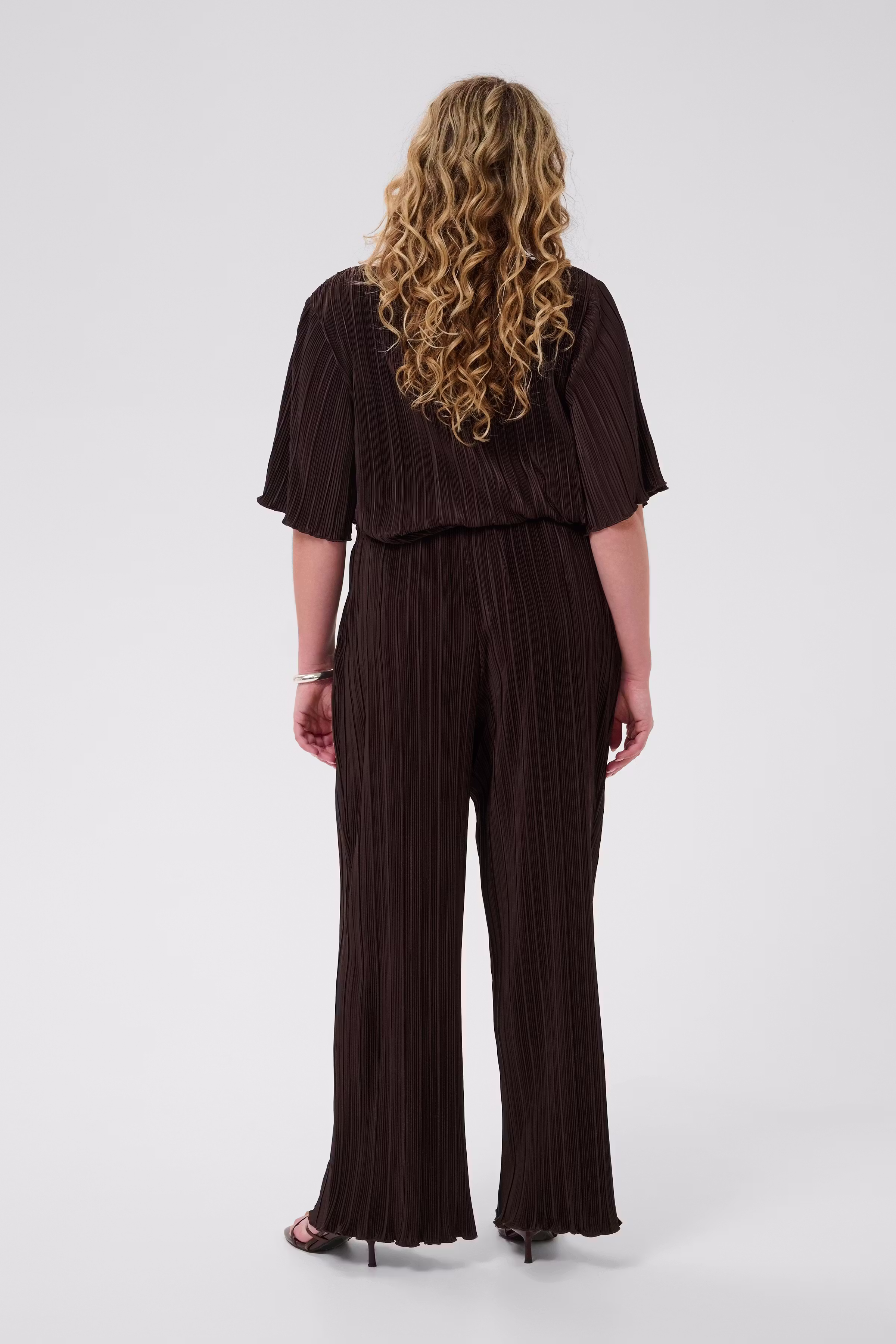 KCirina Bukser LOOKBOOK BACK 10584623-190915