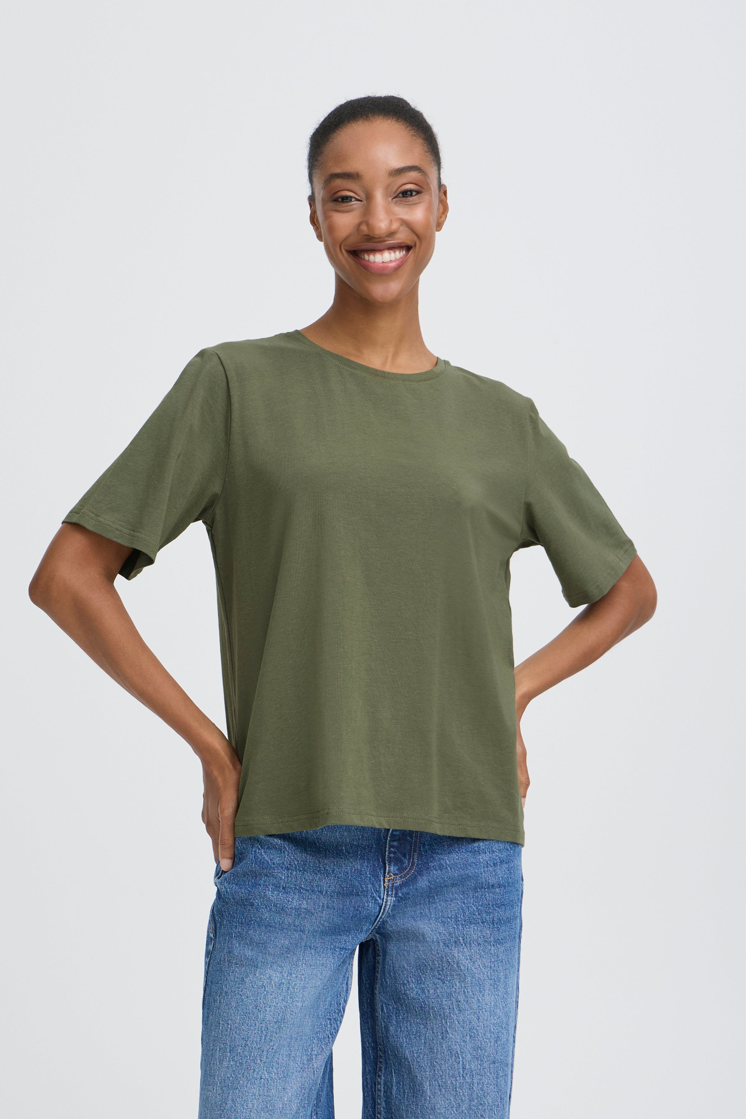 BYPAMILA T-shirt LOOKBOOK FRONT 20813611-180420