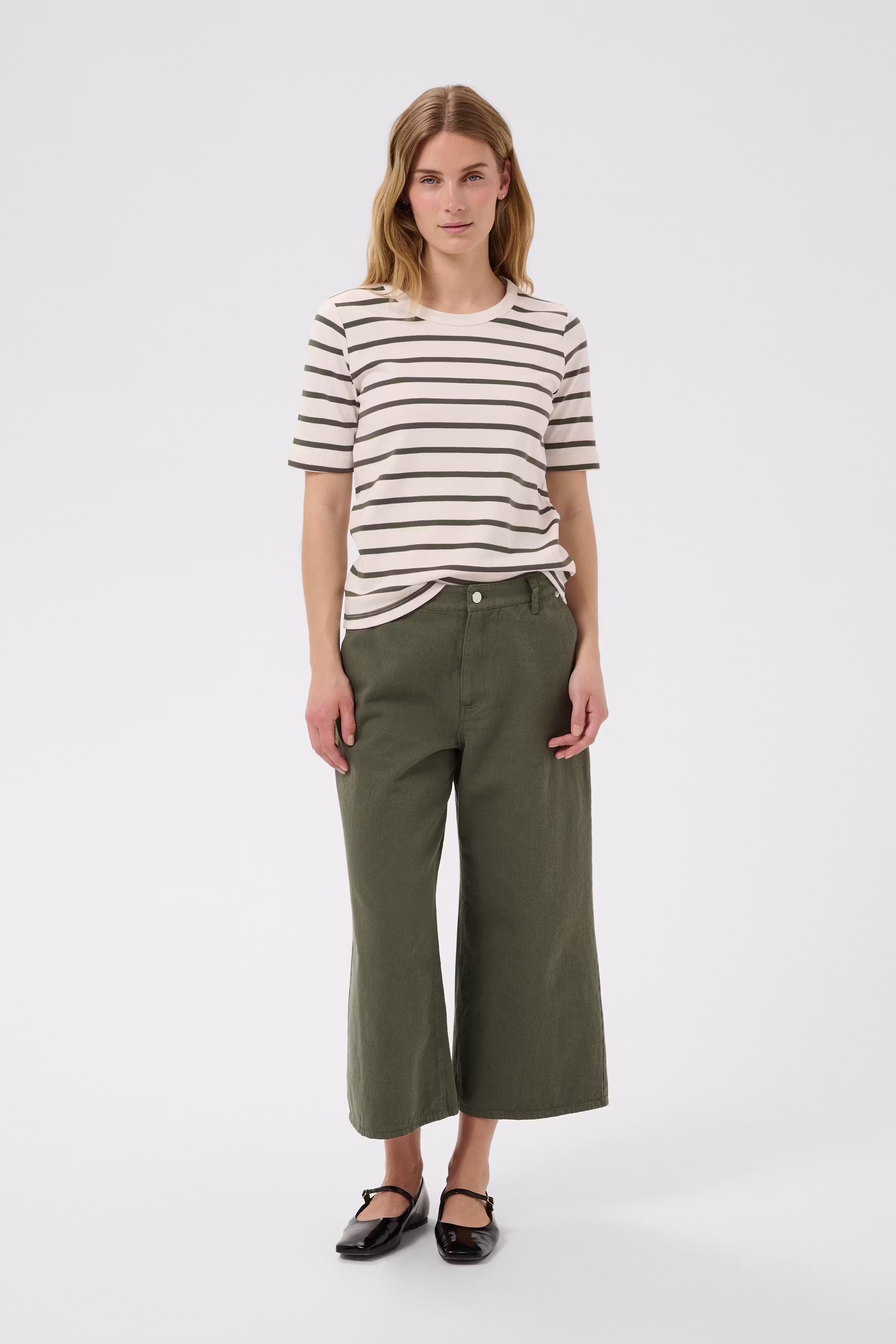 RatanaPW T-shirt LOOKBOOK FRONT 30309870-305440