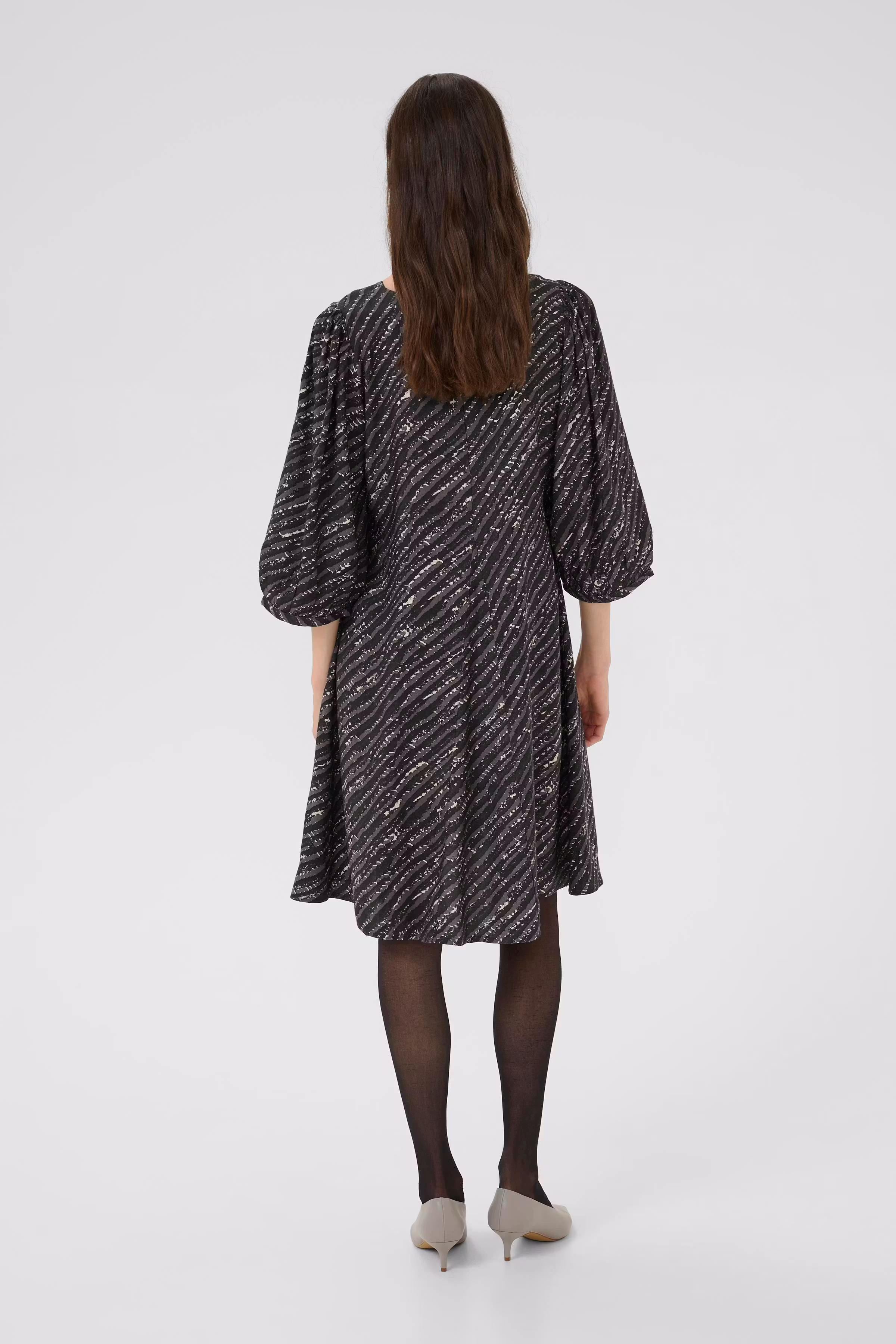 KBDavina Kjole LOOKBOOK BACK 10105783-108912