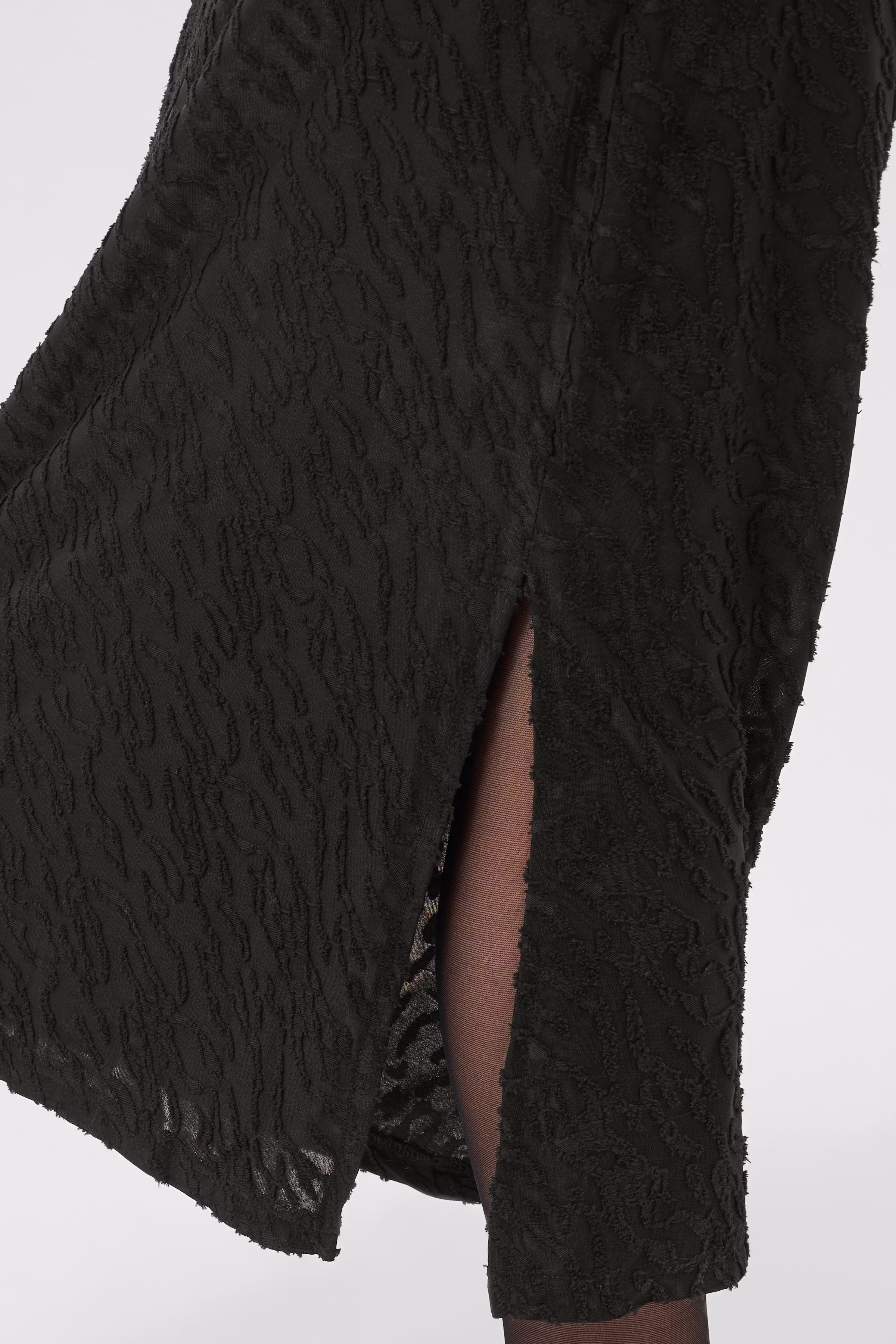 KAzeverina Kleid LOOKBOOK DETAIL 10510743-100121