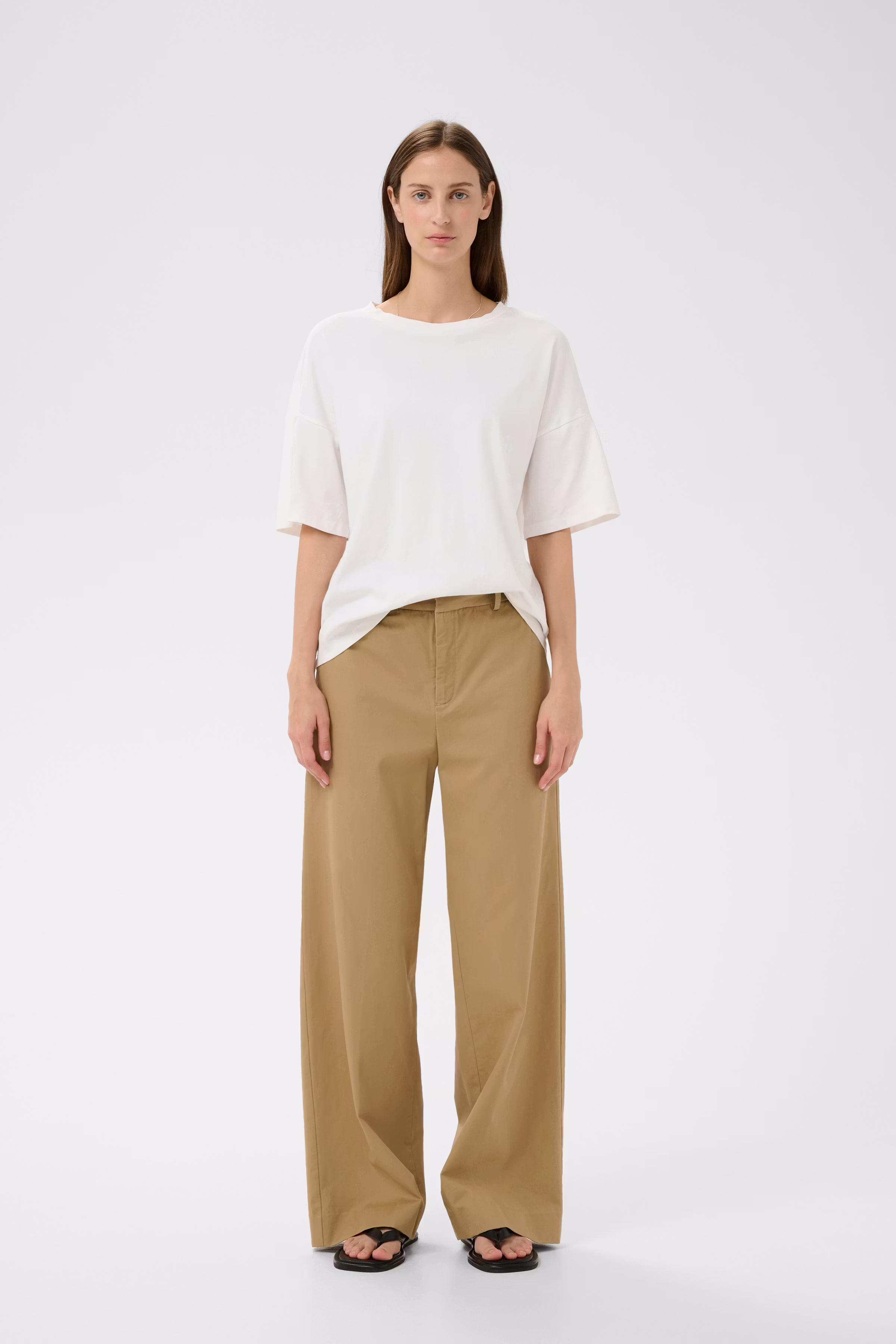 SOPHIEIW BOXY T-shirt LOOKBOOK FRONT 30112445-300001