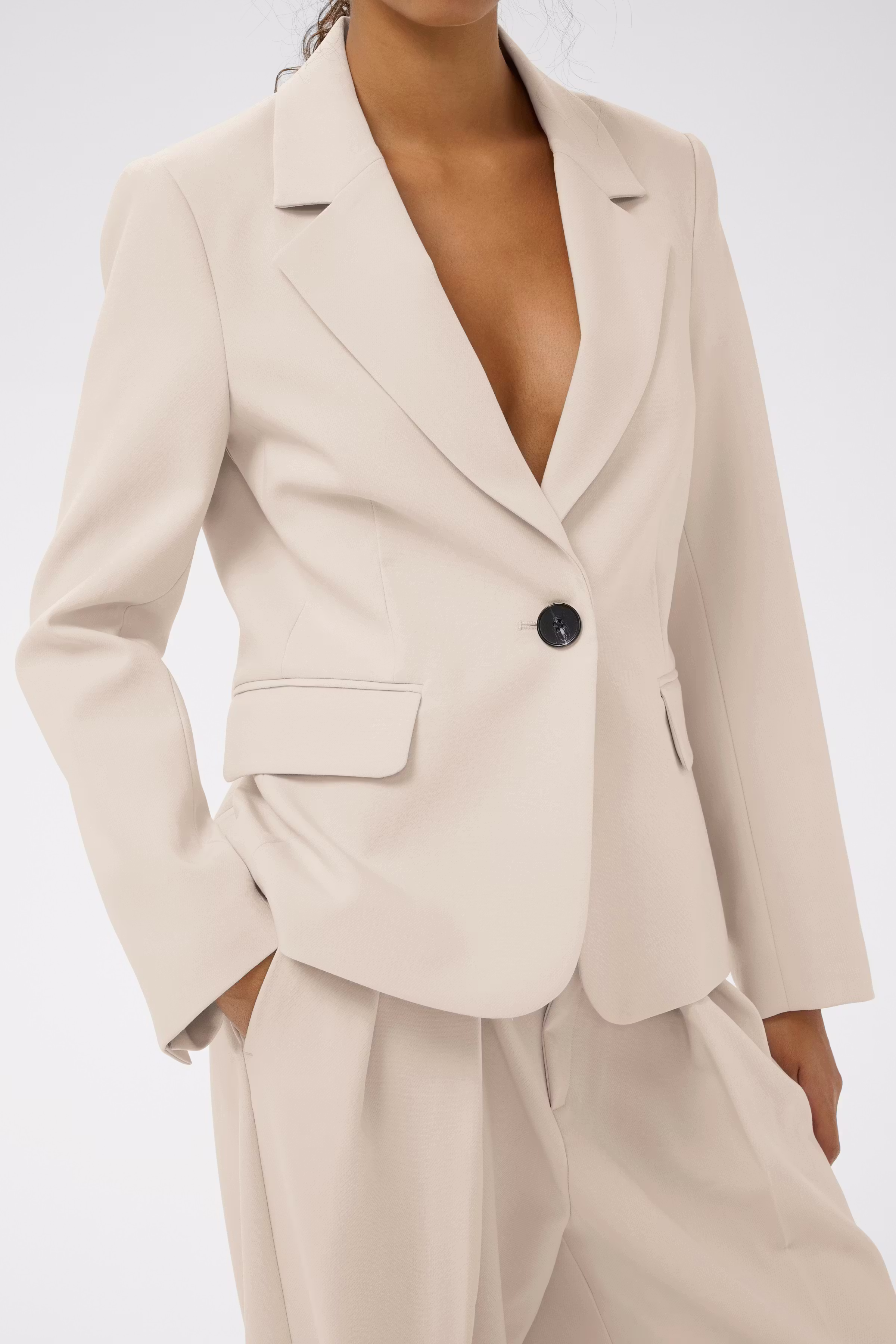 BryelleIW Blazer LOOKBOOK DETAIL 30110990-130403