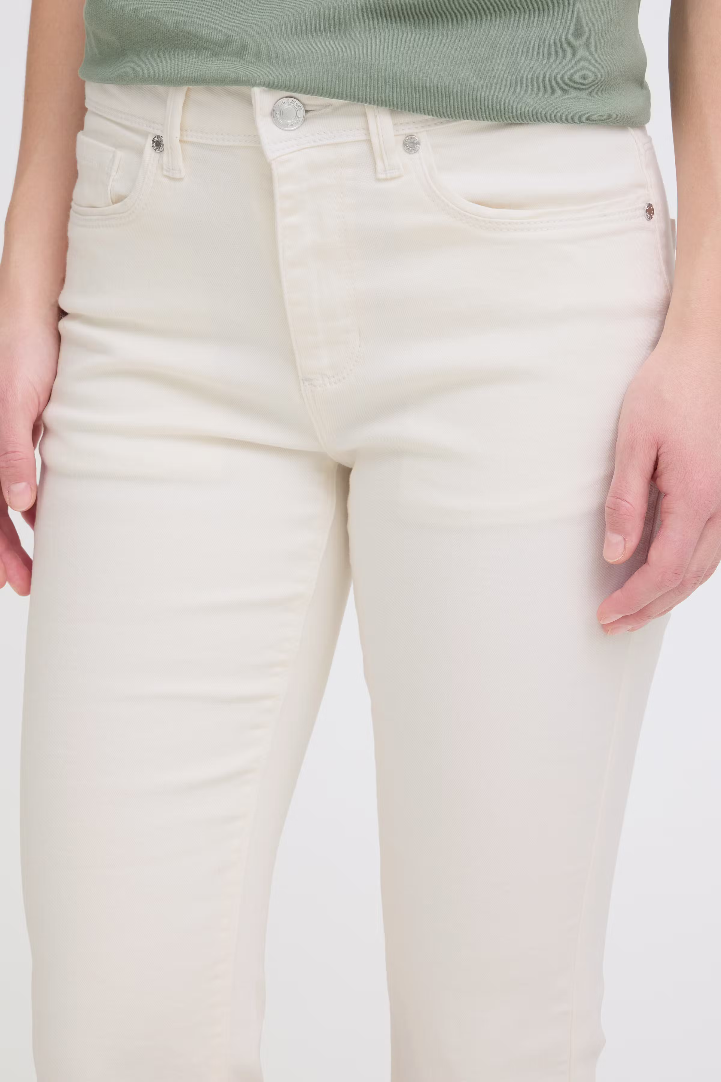 PZKAYLA Jeans LOOKBOOK DETAIL 50210945-200003