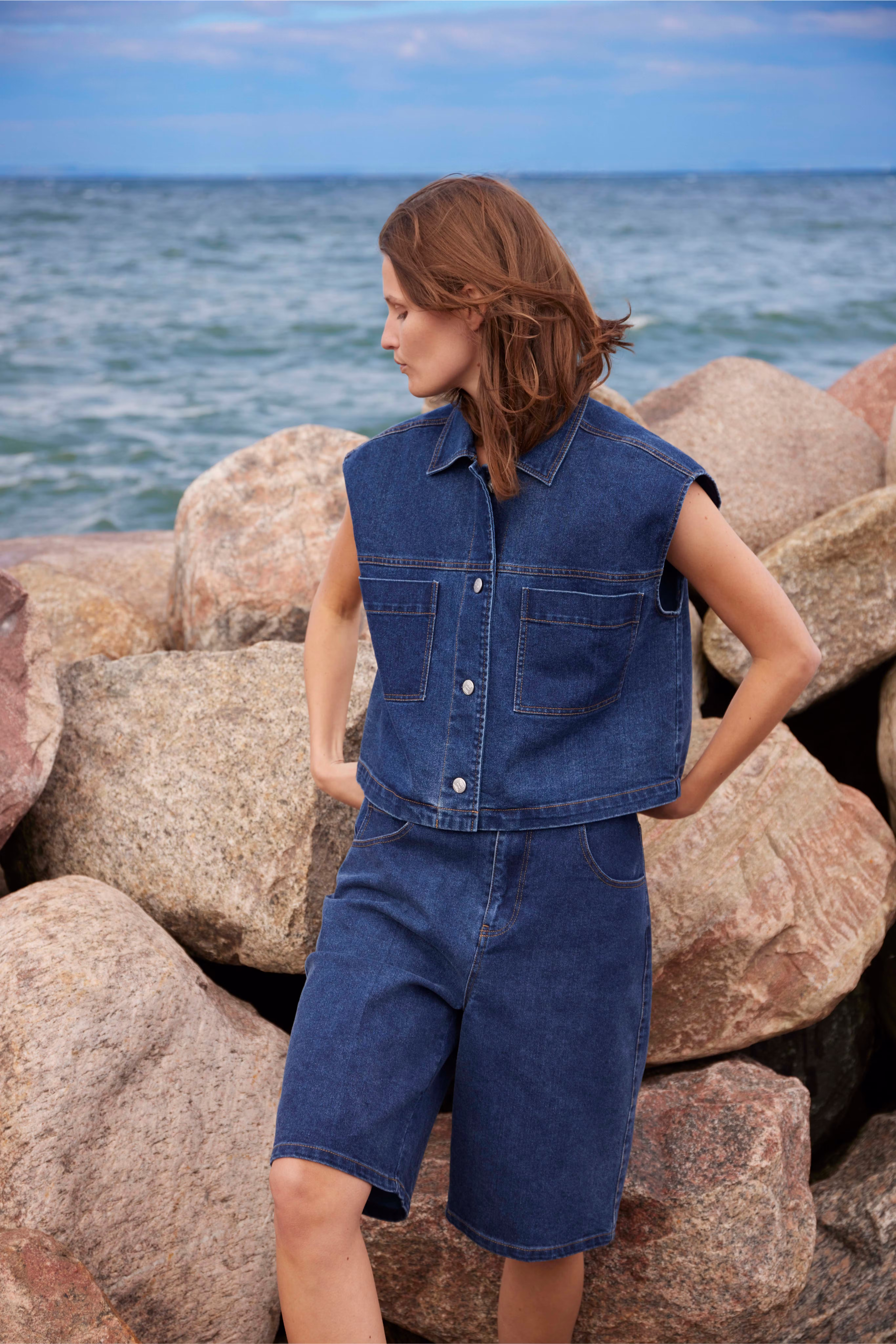 SLCalianna Weste LOCATION NONE 30408476-301728