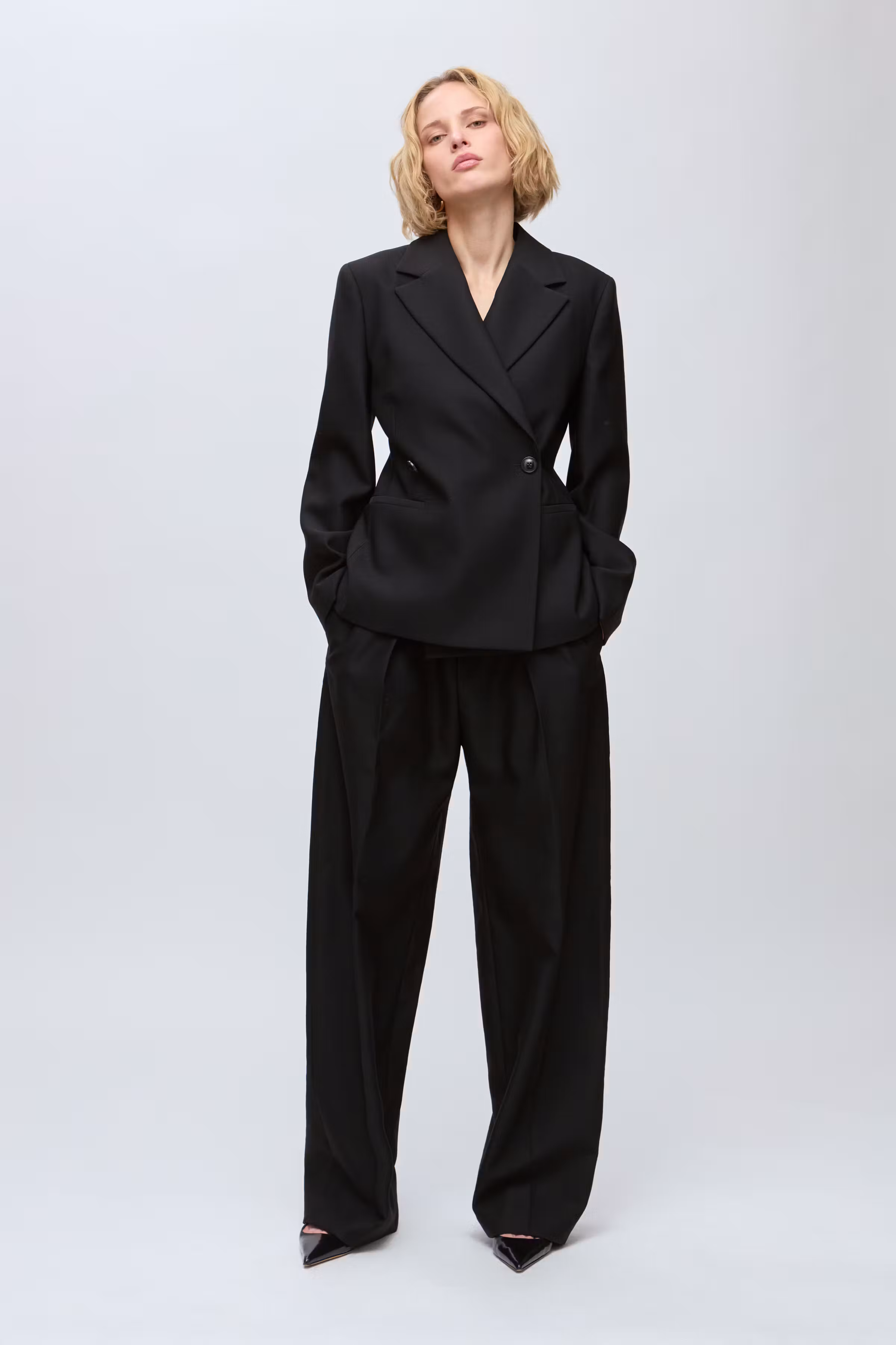 IOJolene Blazer LOOKBOOK FRONT 30600129-BK999