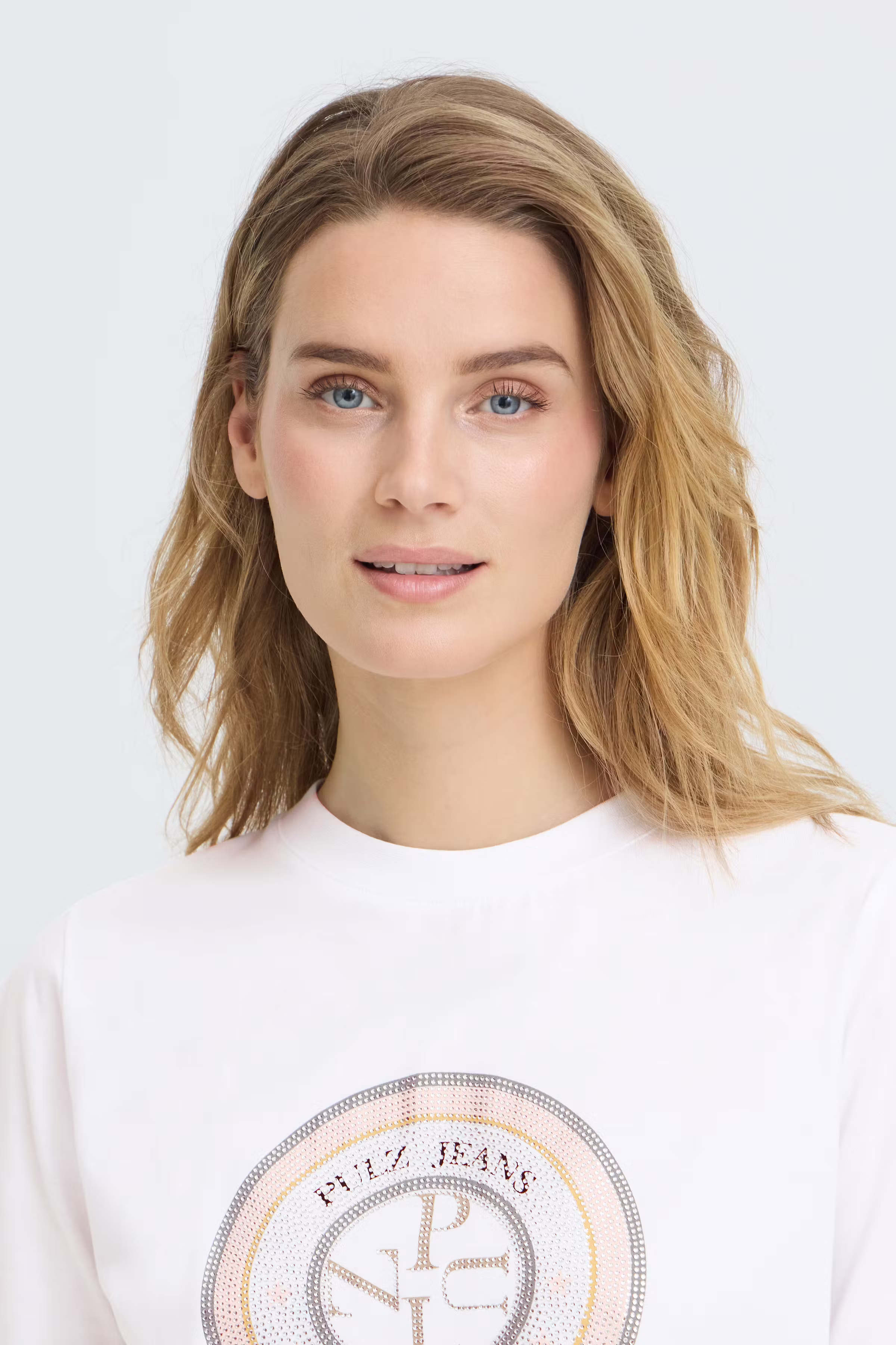 PZCHERI T-shirt LOOKBOOK DETAIL 50210520-110601