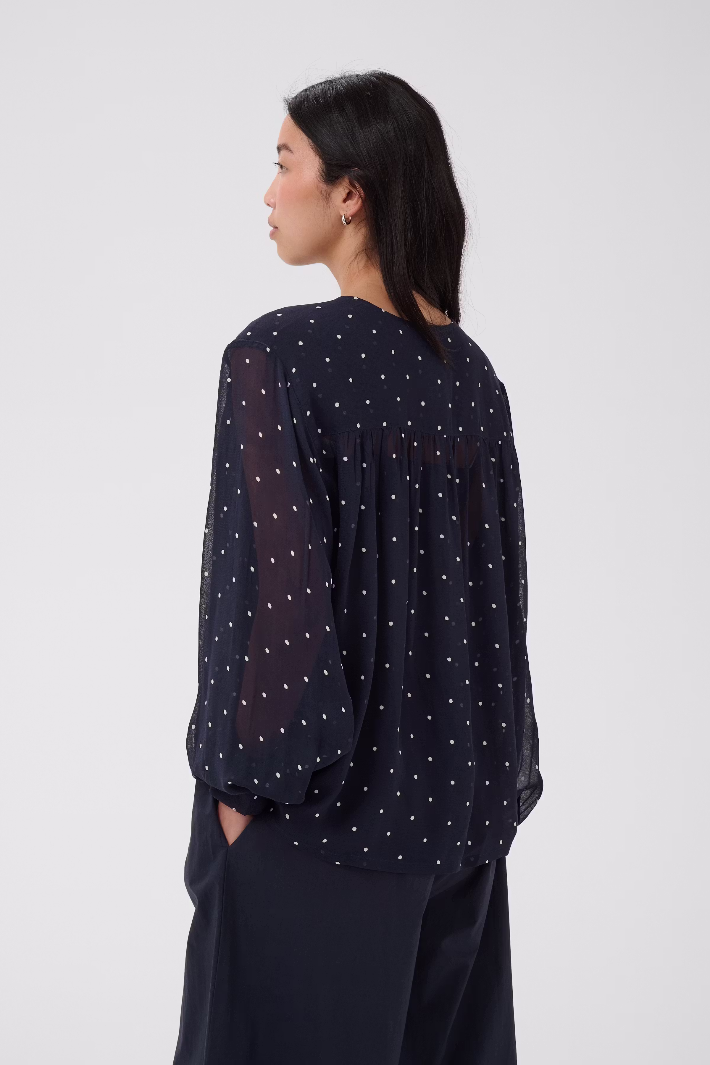 YaninaPW Blouse LOOKBOOK BACK 30311038-305168