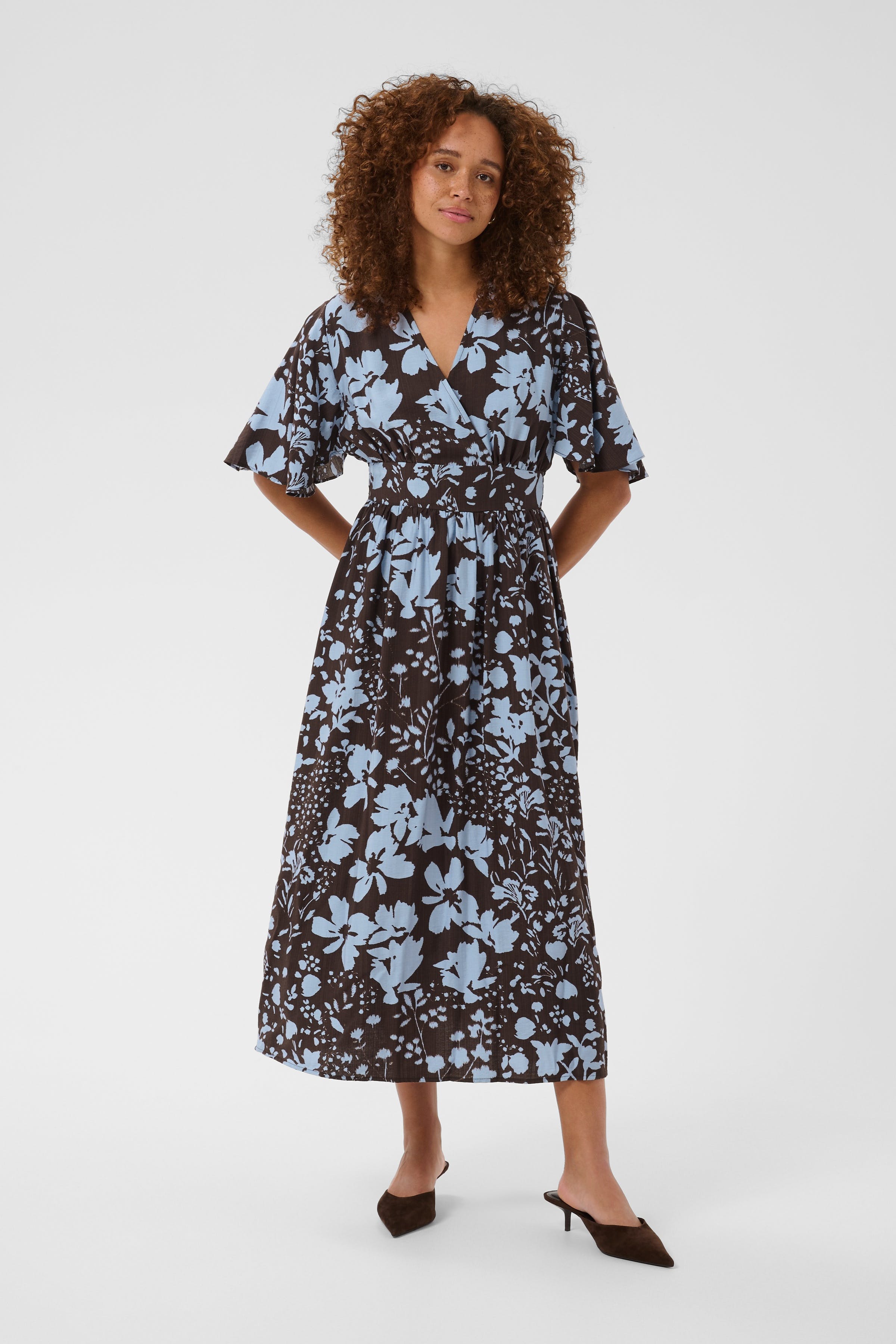 KAnadira Klänning LOOKBOOK FRONT 10511756-109448