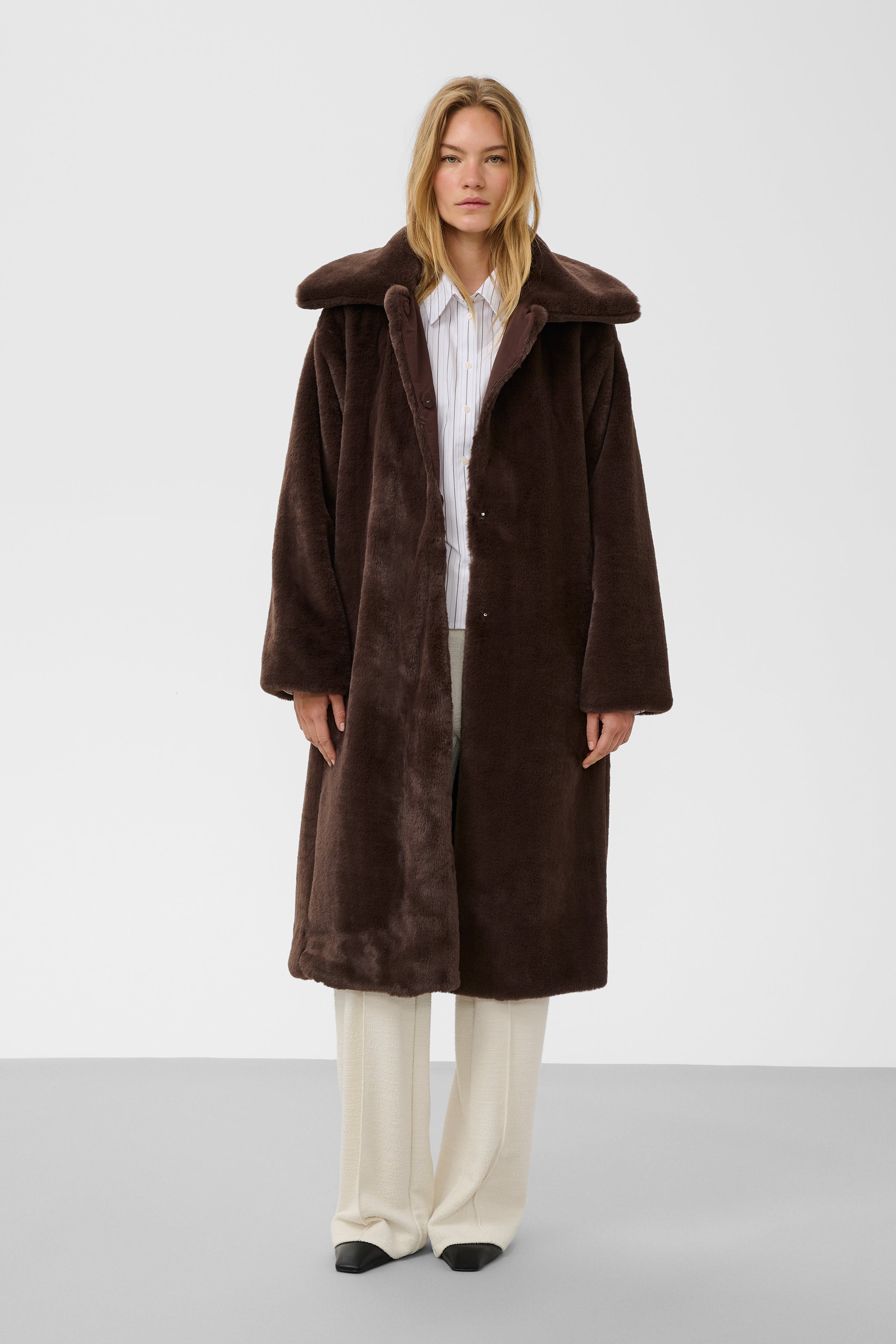 SLEstacia Coat LOOKBOOK FRONT 30409245-190912