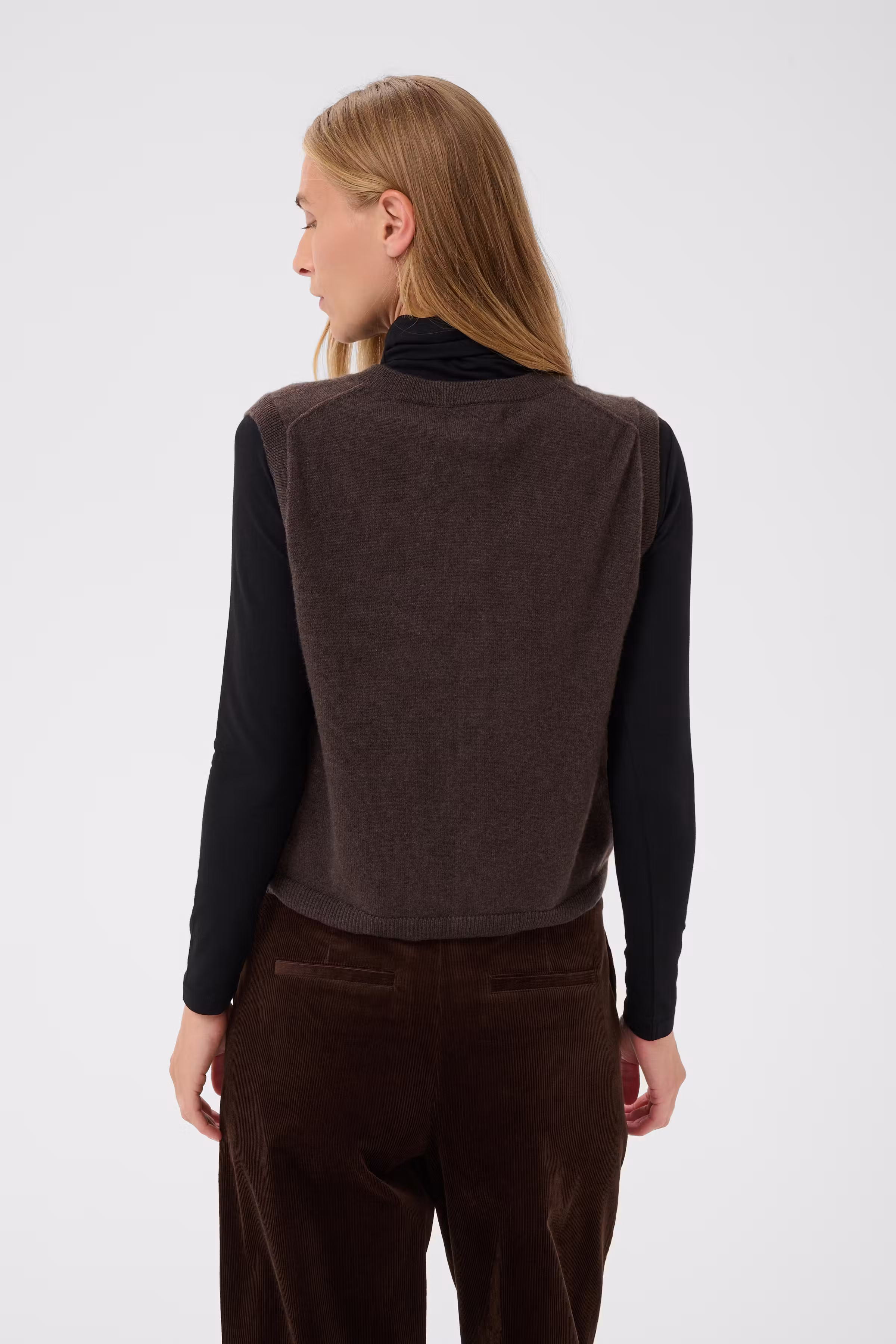 CaniaPW Vest LOOKBOOK BACK 30310872-1911061