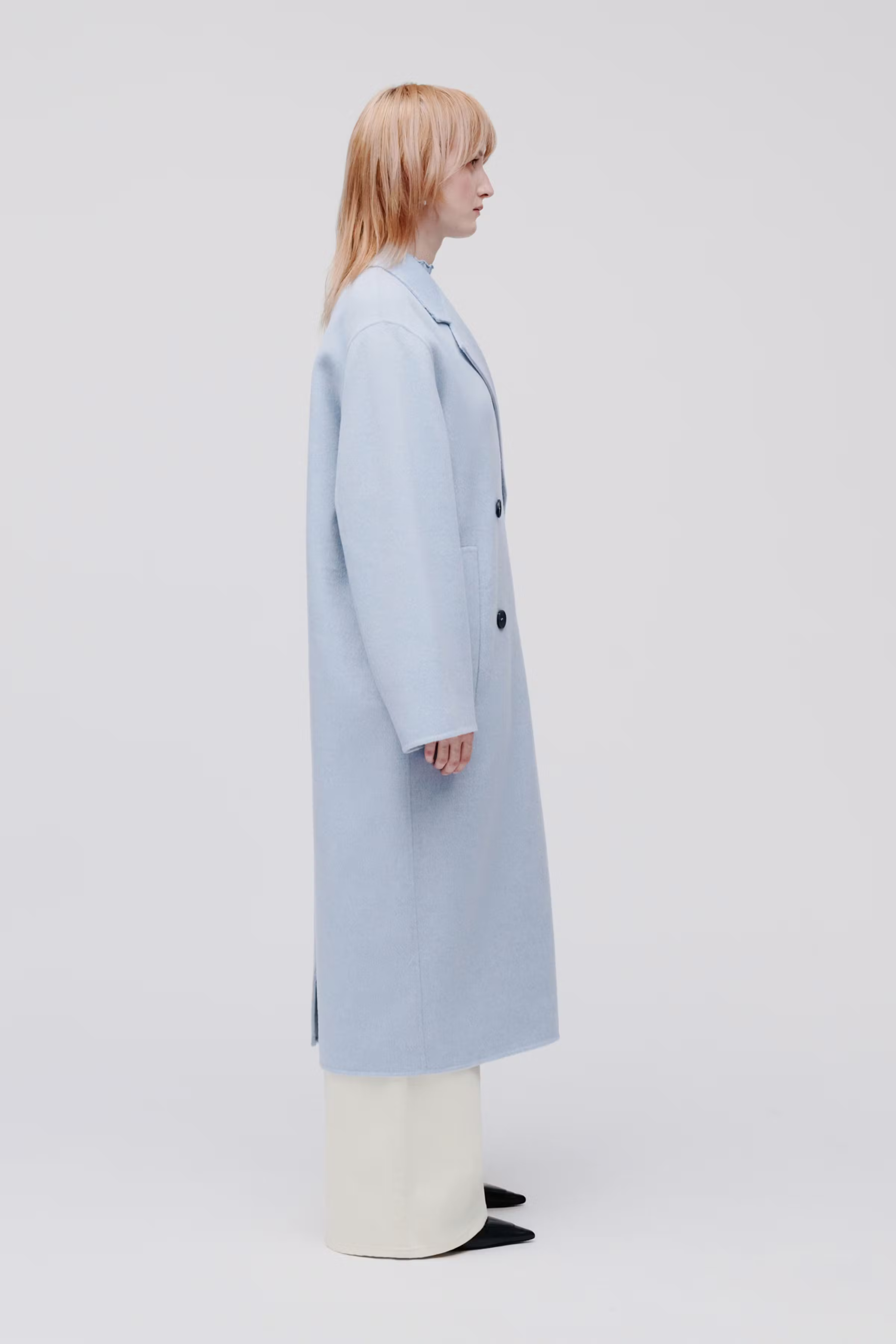 CLARA Mantel LOOKBOOK FRONT 30600563-BL833