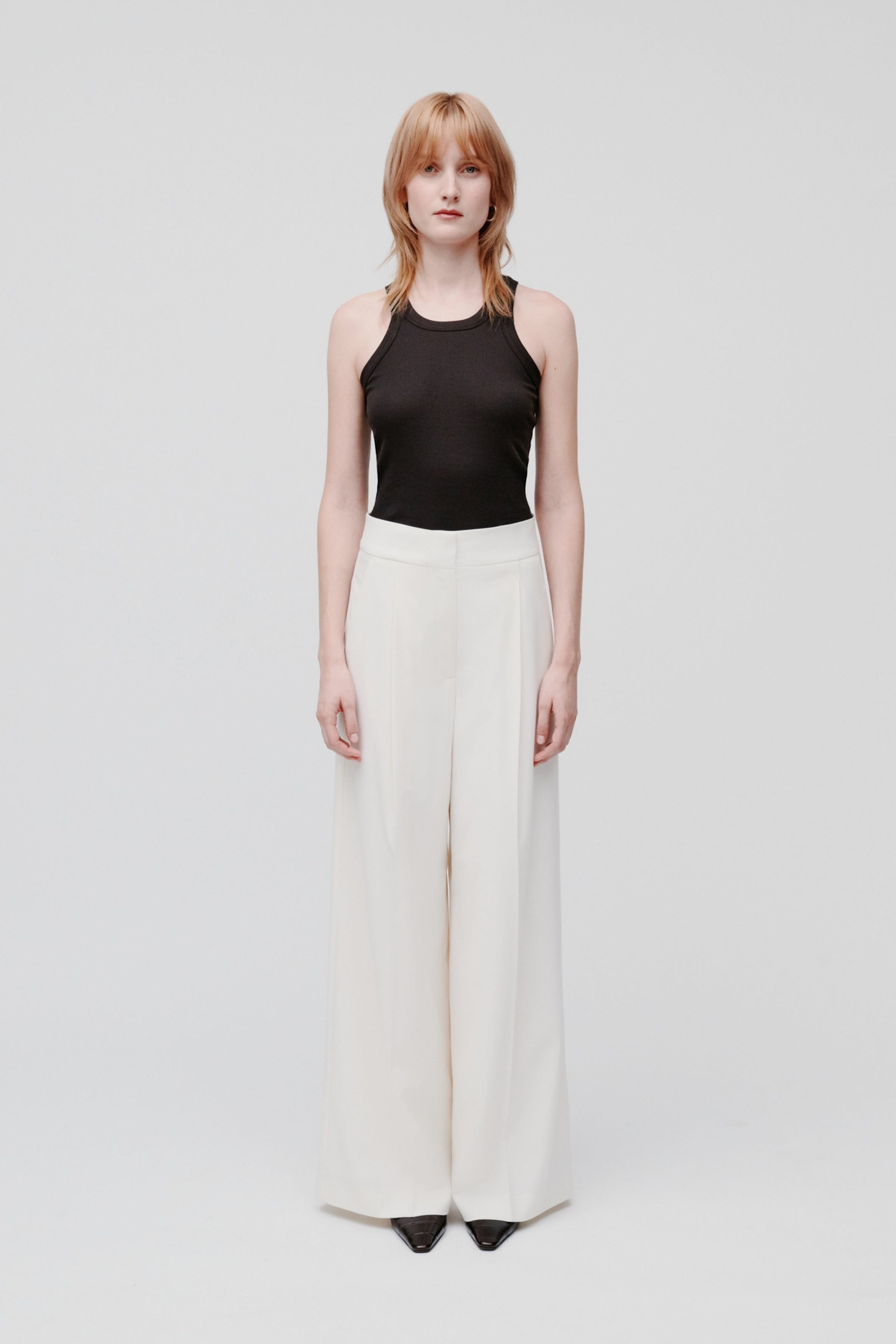 PRESCILLIA SUE Trousers LOOKBOOK FRONT 30600623-WH010