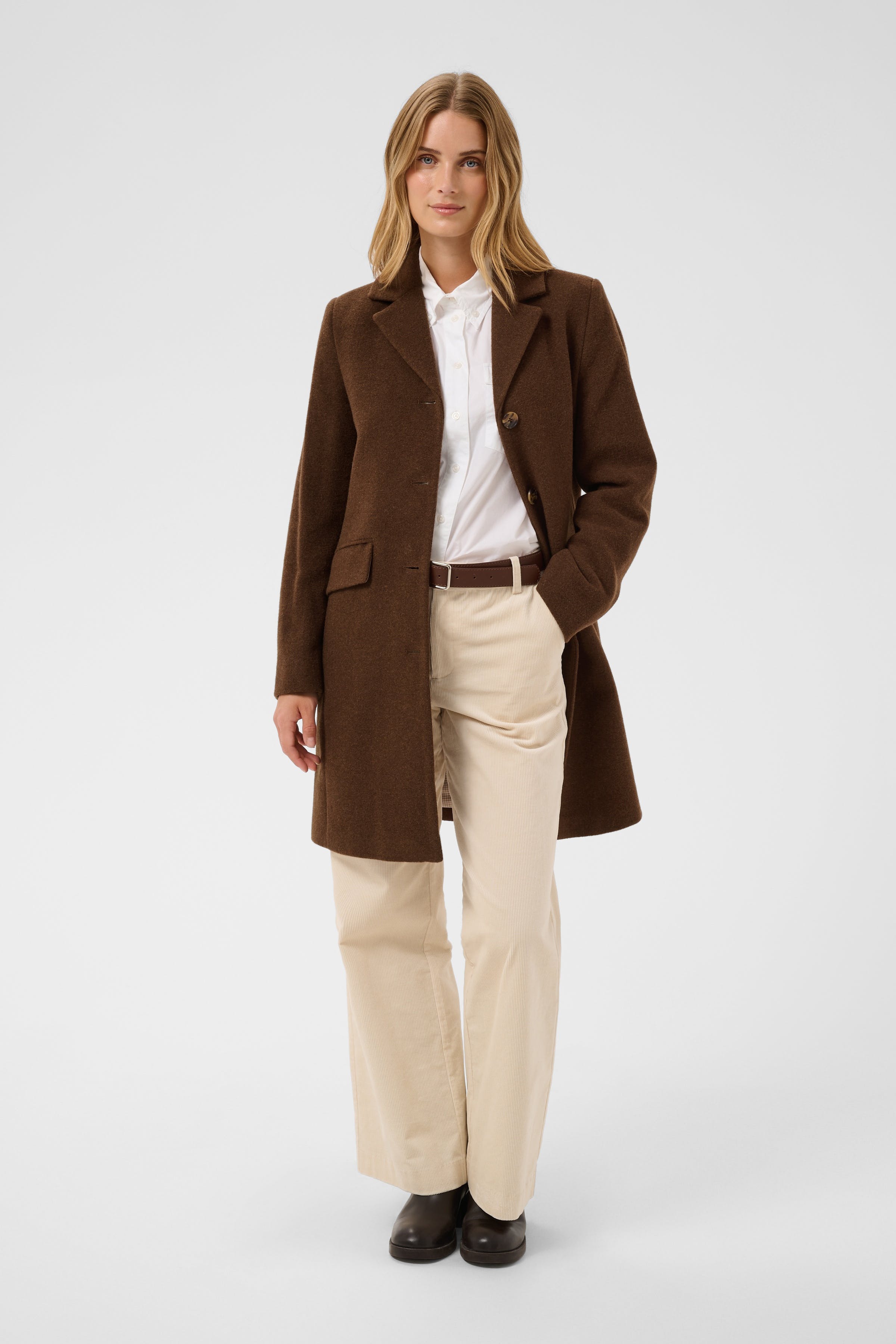 CecilPW Mantel LOOKBOOK FRONT 30310638-1912231