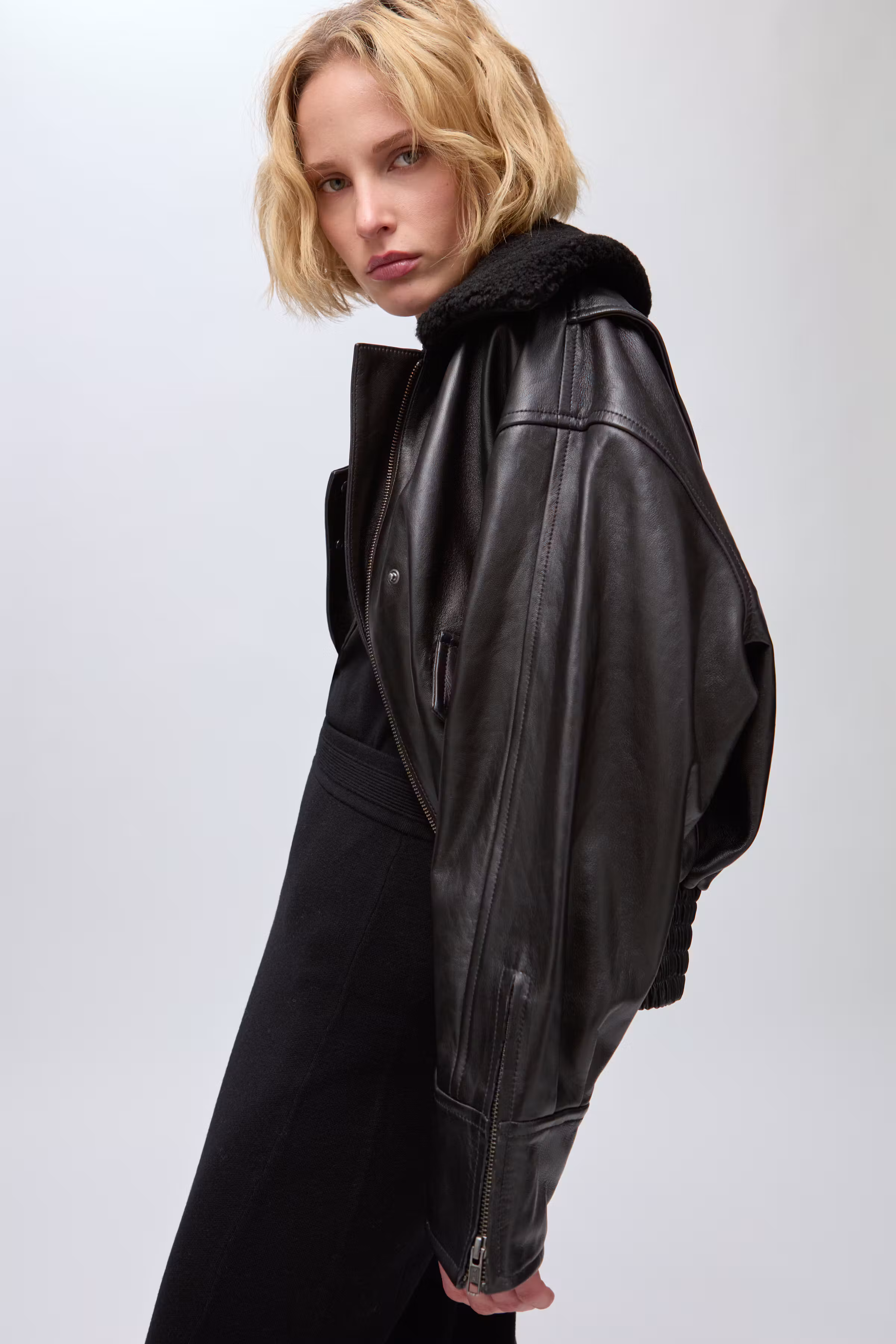 IOLaila Bovenkleding LOOKBOOK FRONT 30600079-BK999