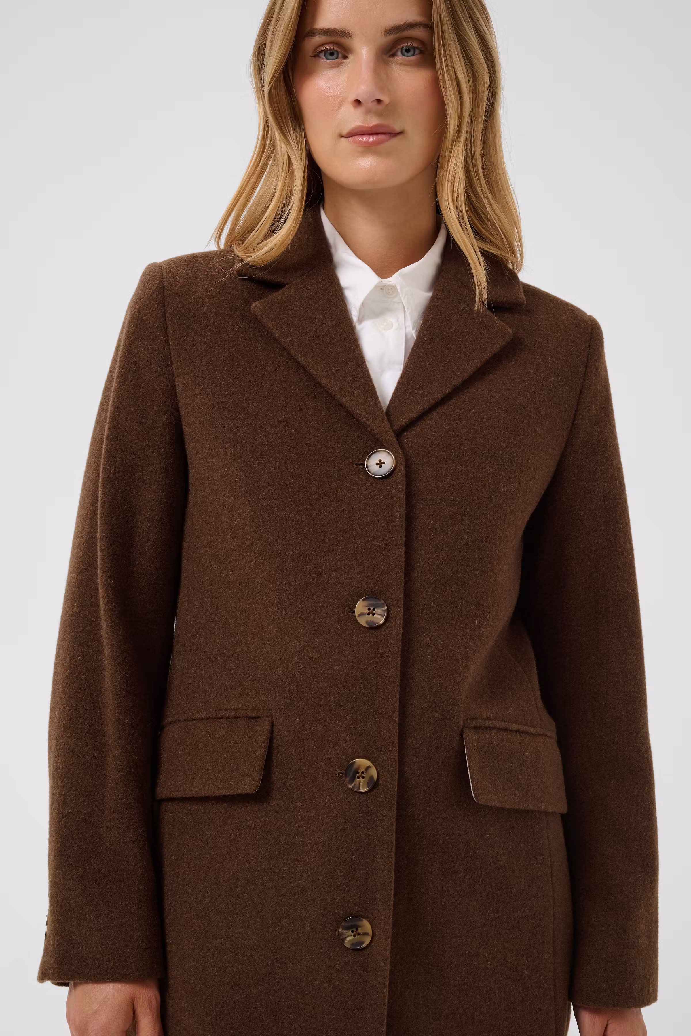 CecilPW Mantel LOOKBOOK FRONT 30310638-1912231