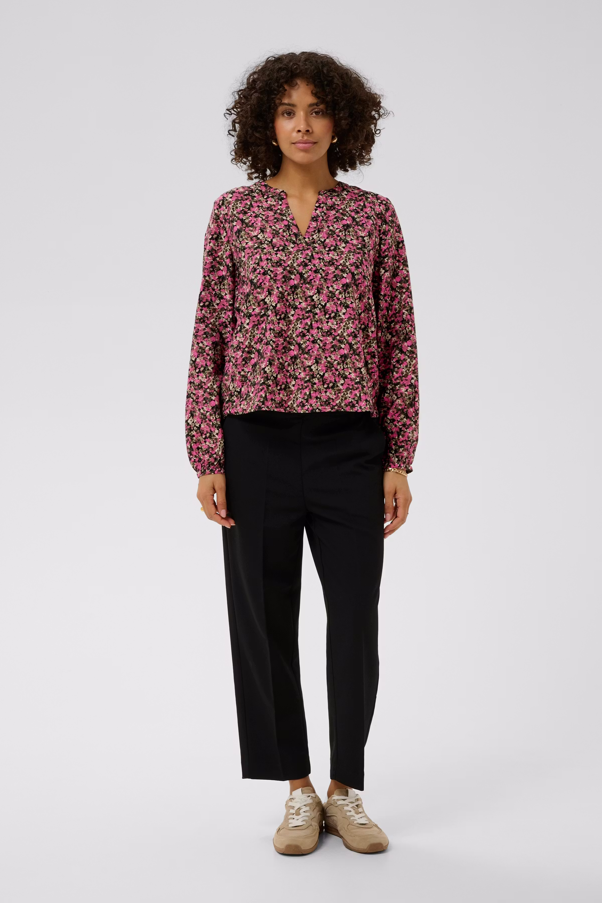 KAbella Blouse LOOKBOOK FRONT 10511035-108749