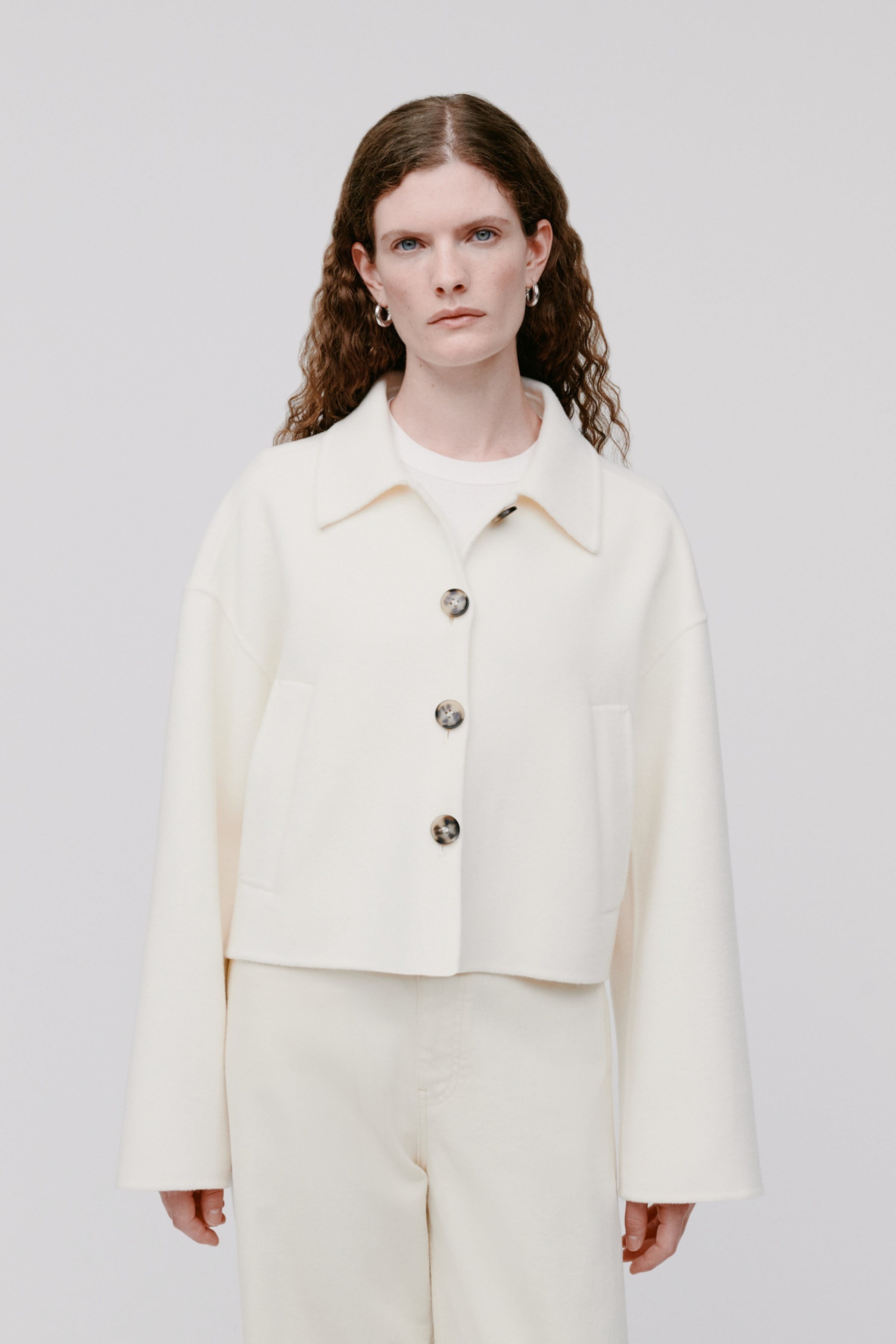 JAIA Mantel LOOKBOOK FRONT 30600694-WH015