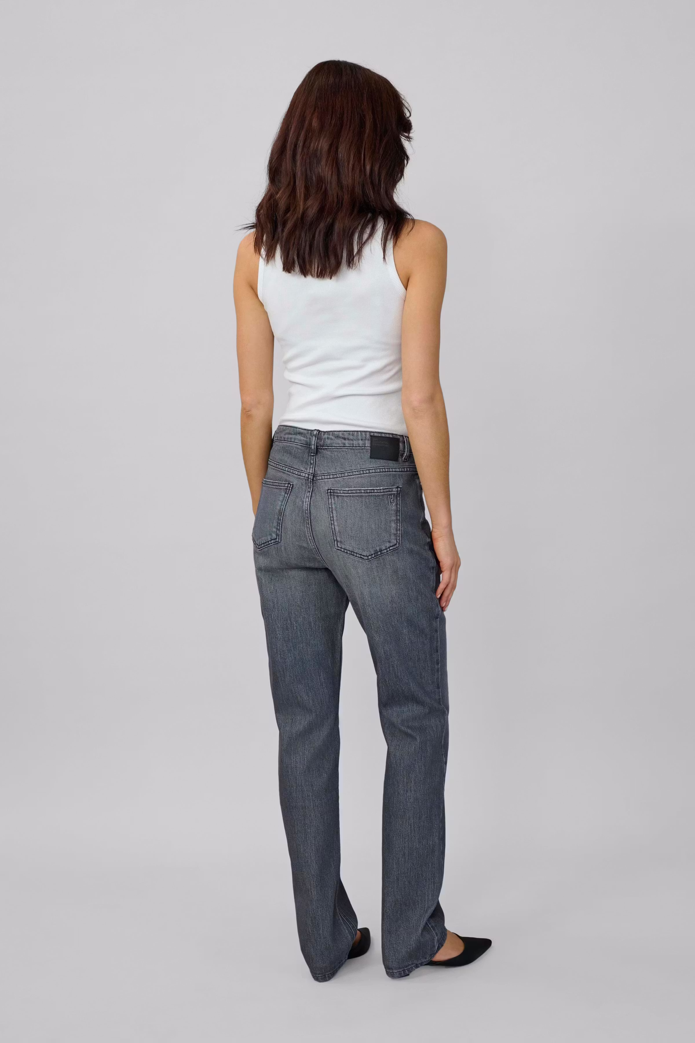 07 THE ISA HIGH STRAIGHT JEANS LOOKBOOK BACK 10705264-100087