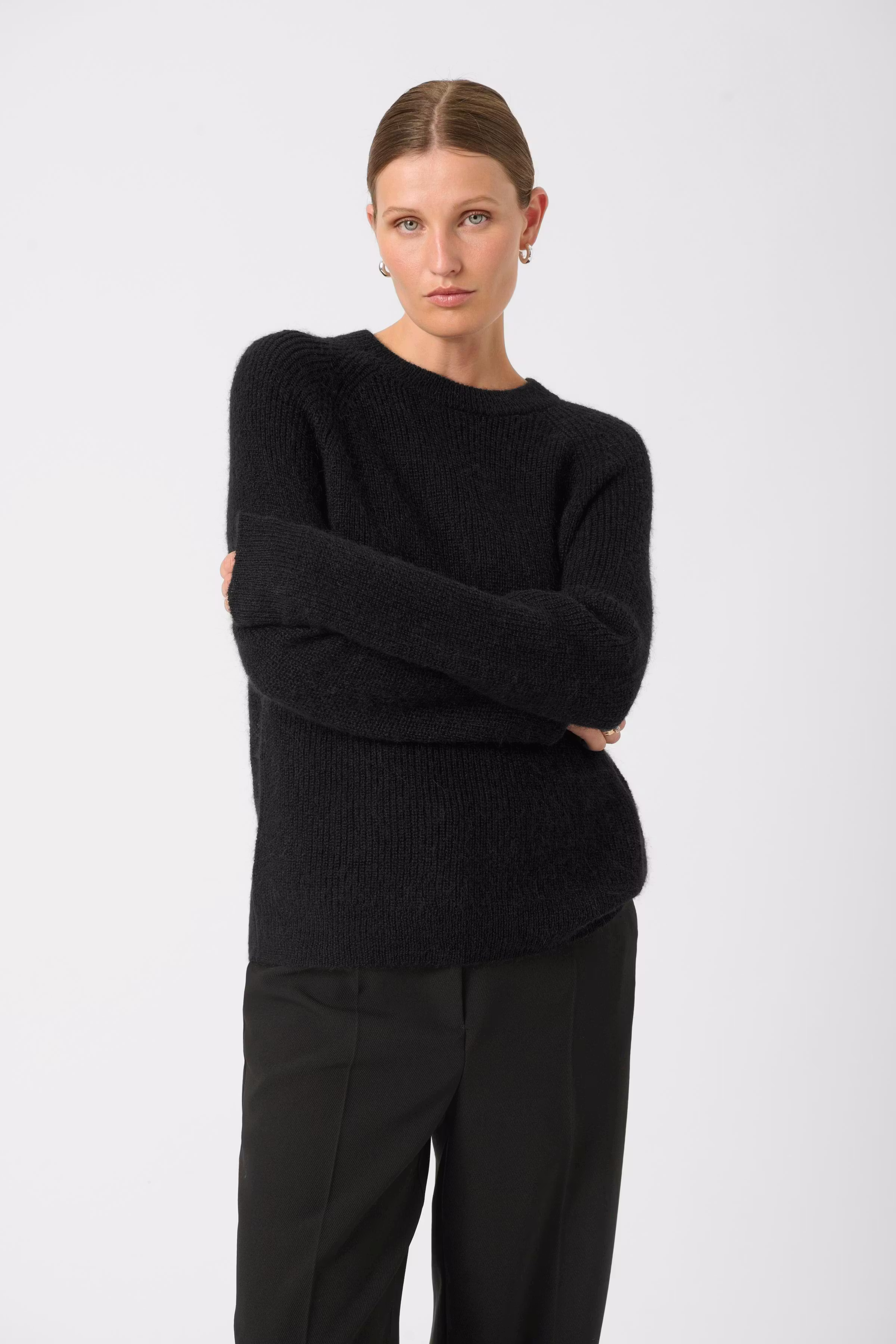 SLTuesday Pullover LOOKBOOK FRONT 30406265-194008