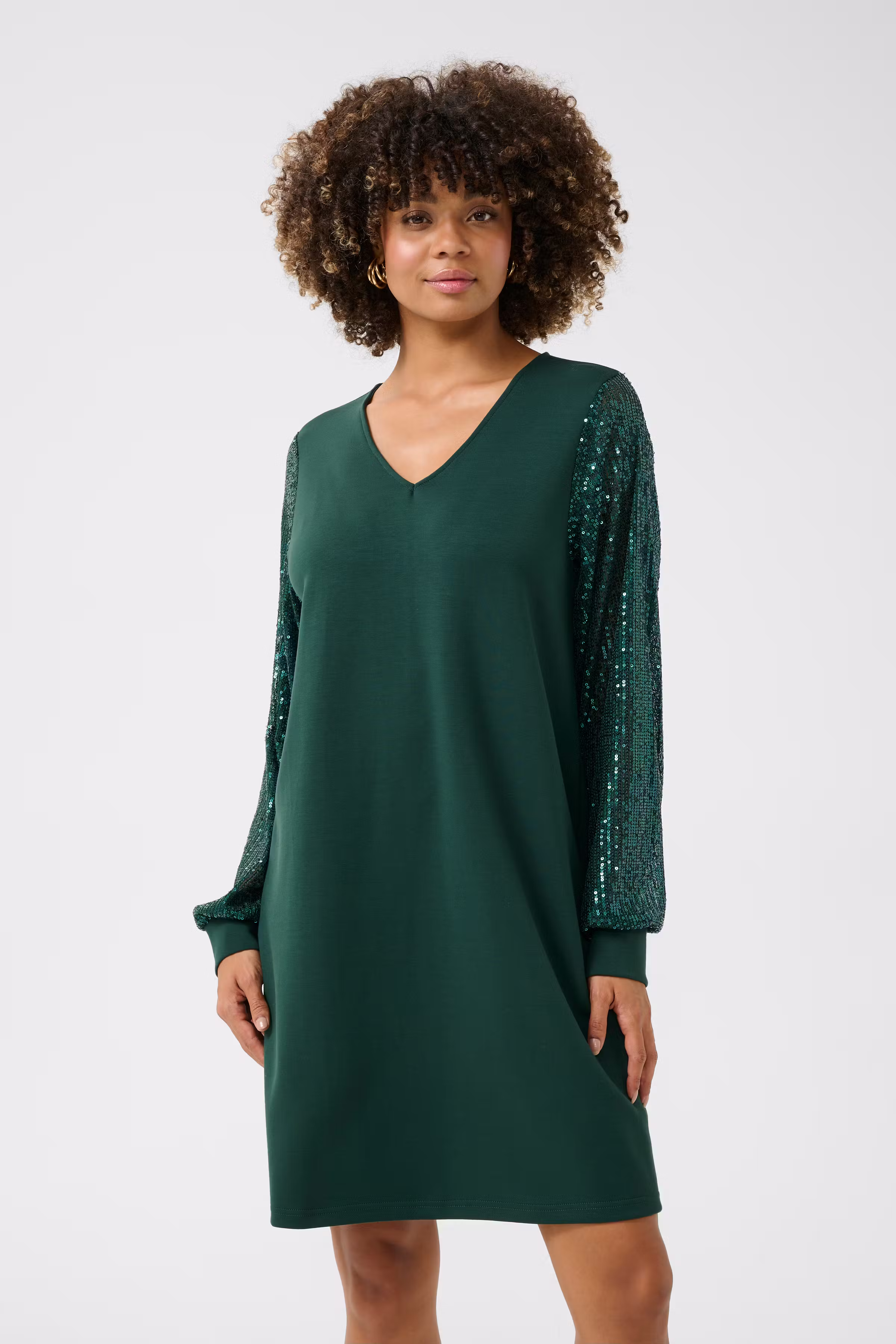 CUchabrina Paljettkjole LOOKBOOK FRONT 50110208-195220