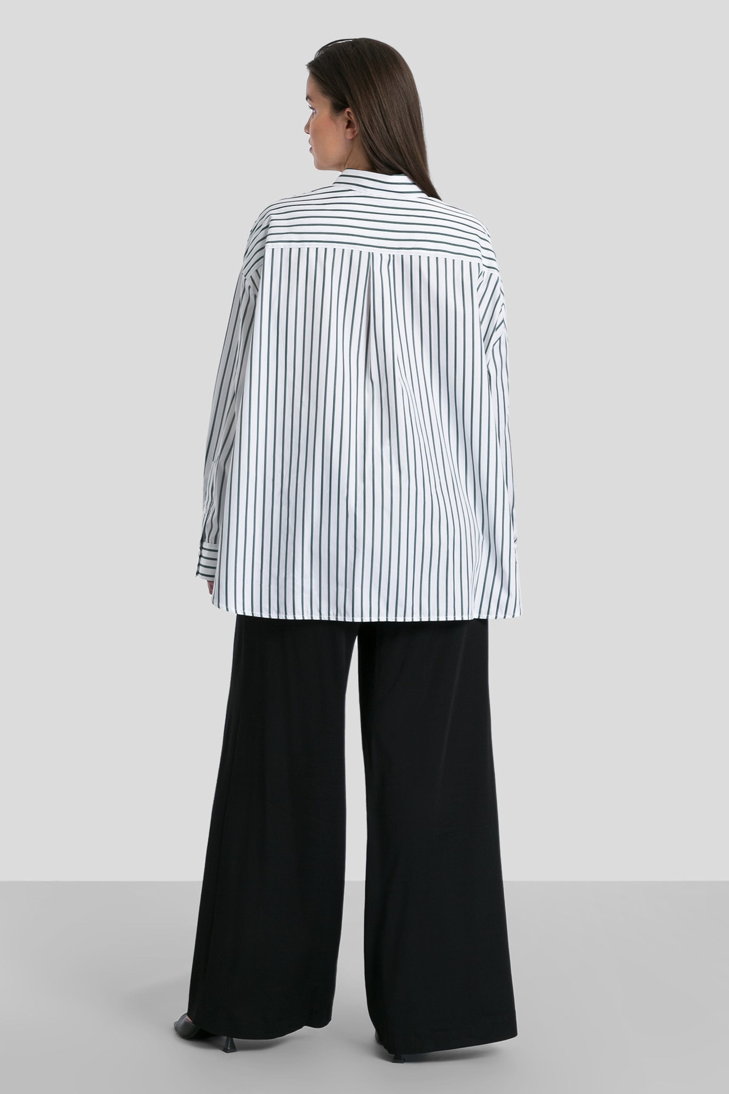 BETHANY Blouse LOOKBOOK BACK 30600218-MC2100