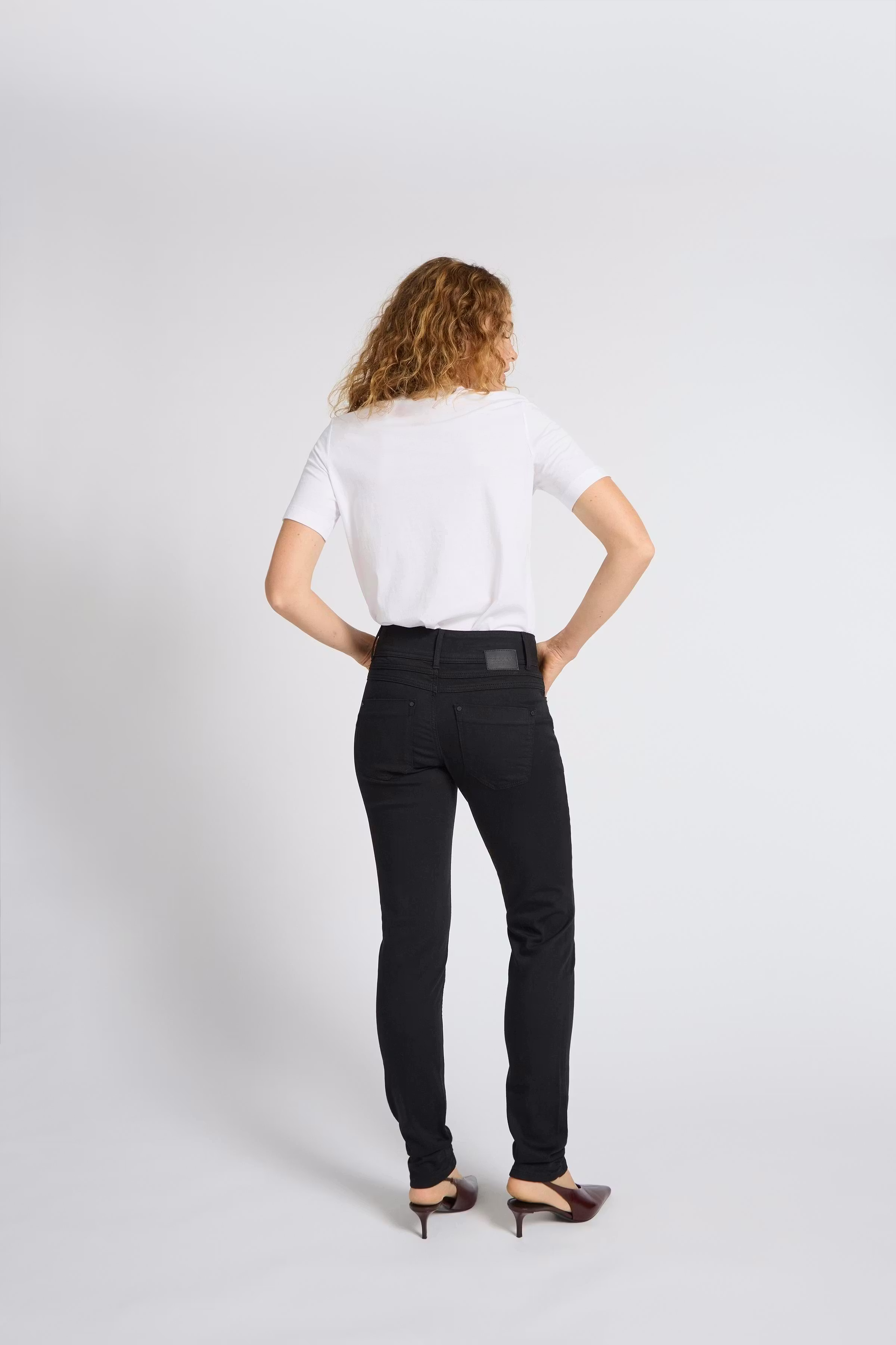 PZSUZY HW Curved Jeans Skinny leg LOCATION NONE 50205577-200004