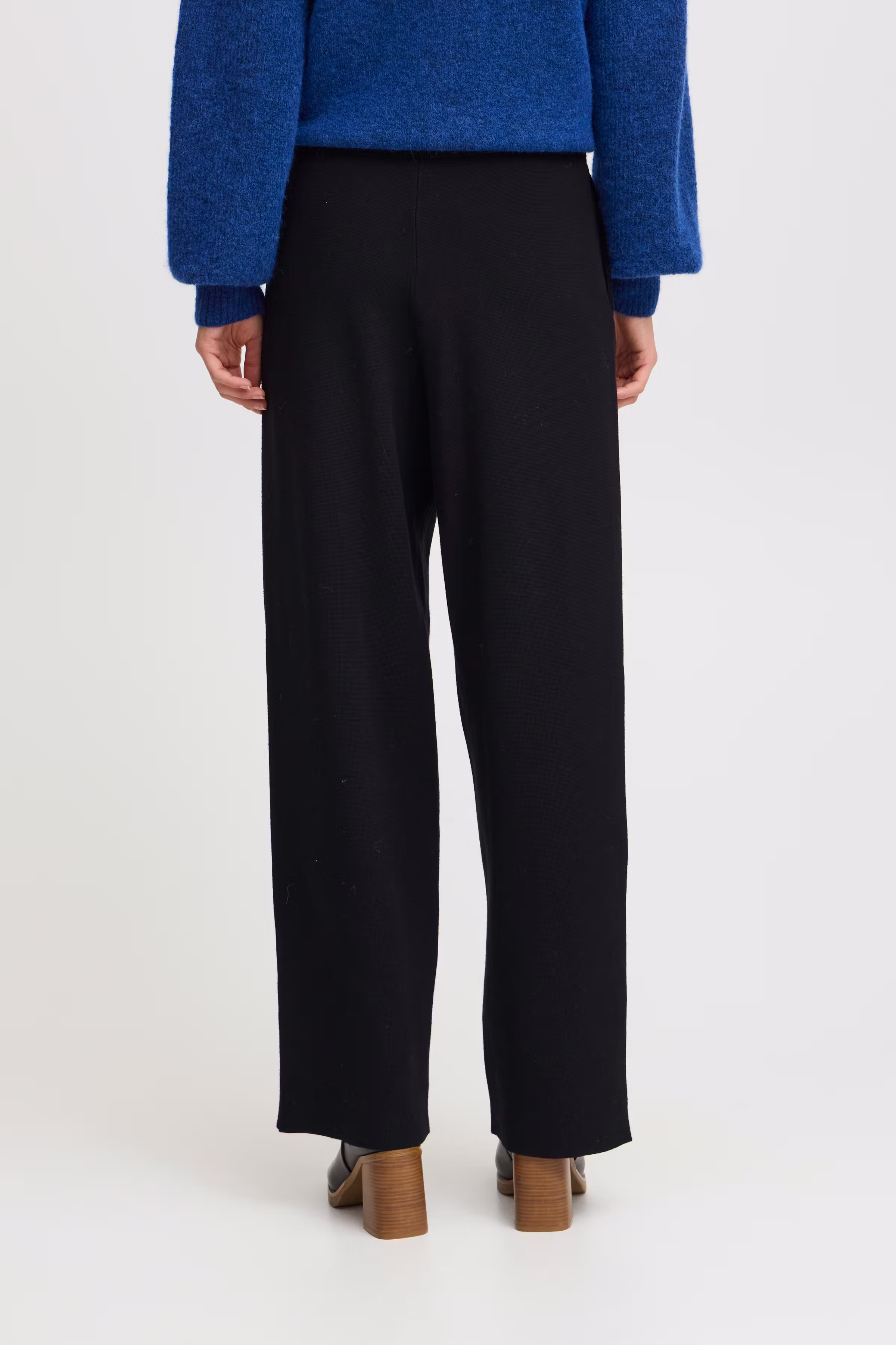 IRVITOU Trousers LOOKBOOK BACK 20121630-194008