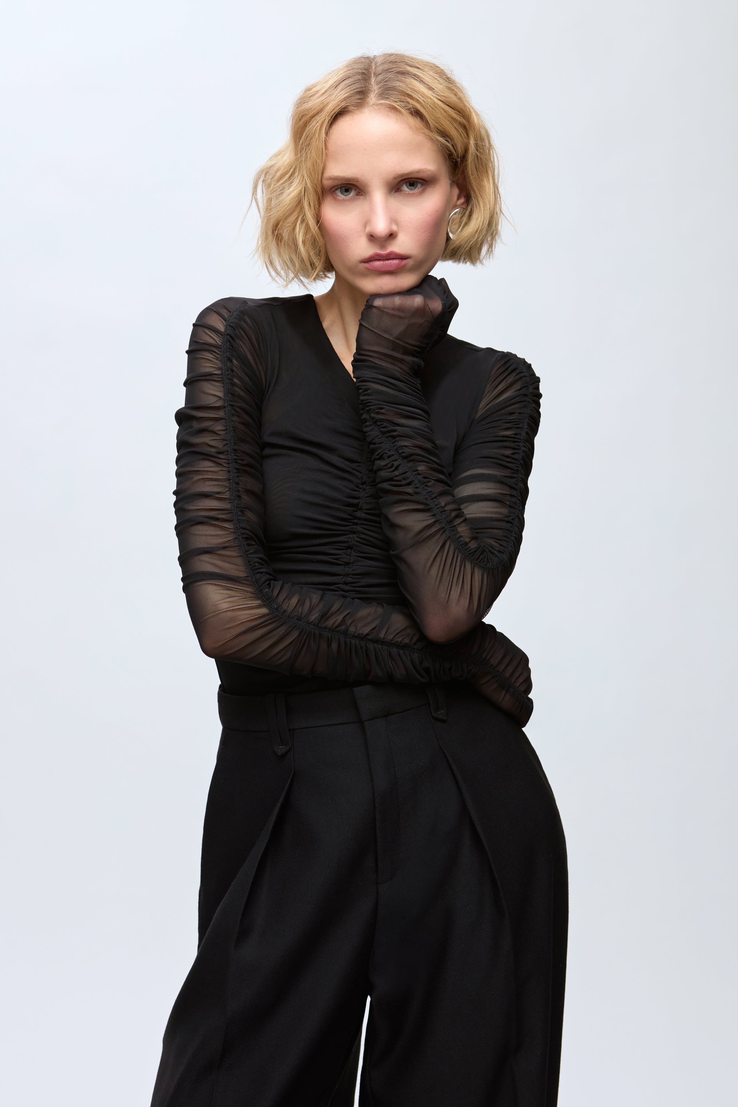 IOFatou Blouse LOOKBOOK FRONT 30600080-BK999