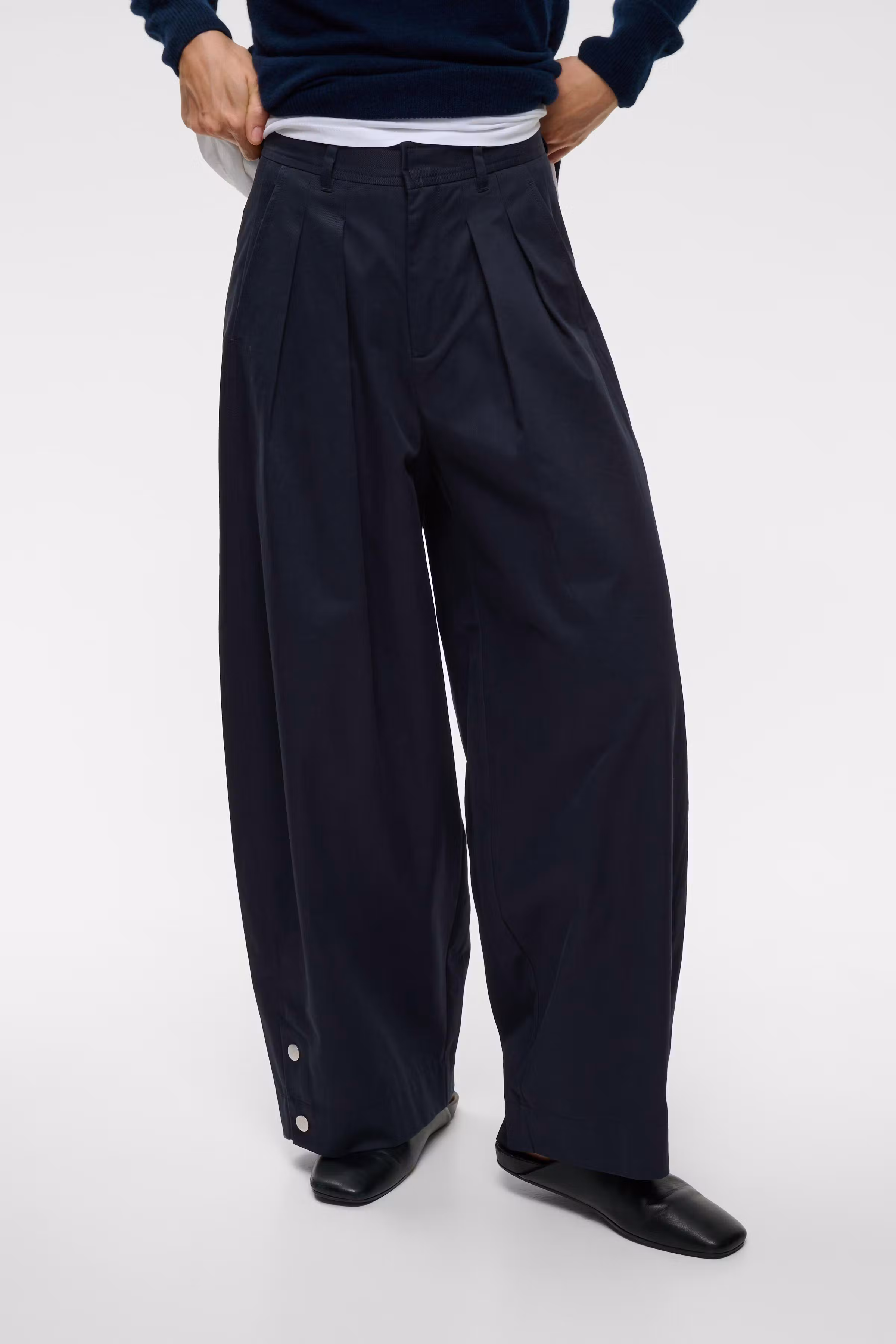 LukkiaIW Barrel pant LOOKBOOK FRONT 30111445-300005