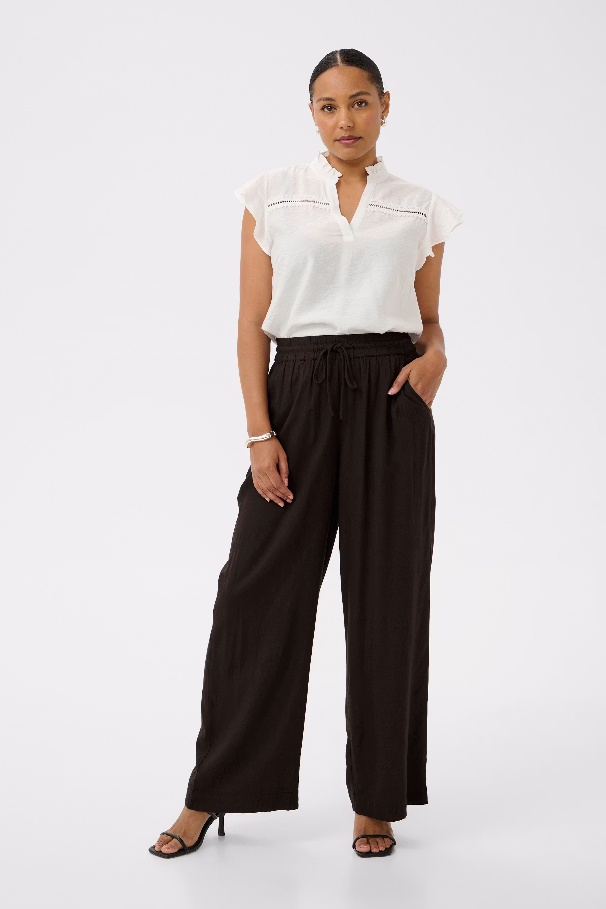 KAmilia Trousers LOOKBOOK FRONT 10511467-191111