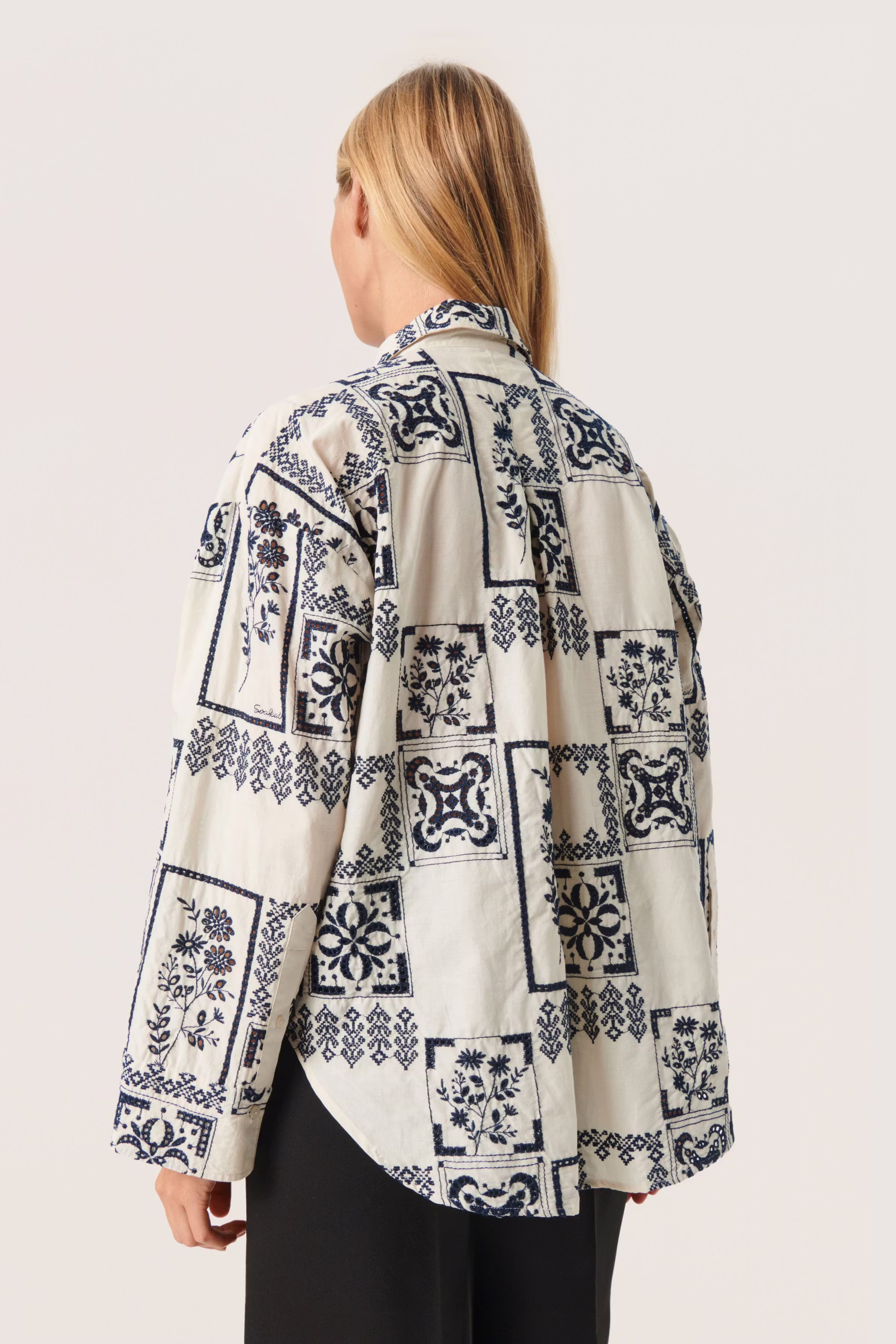 SLReesha Hemd LOOKBOOK BACK 30407202-110701