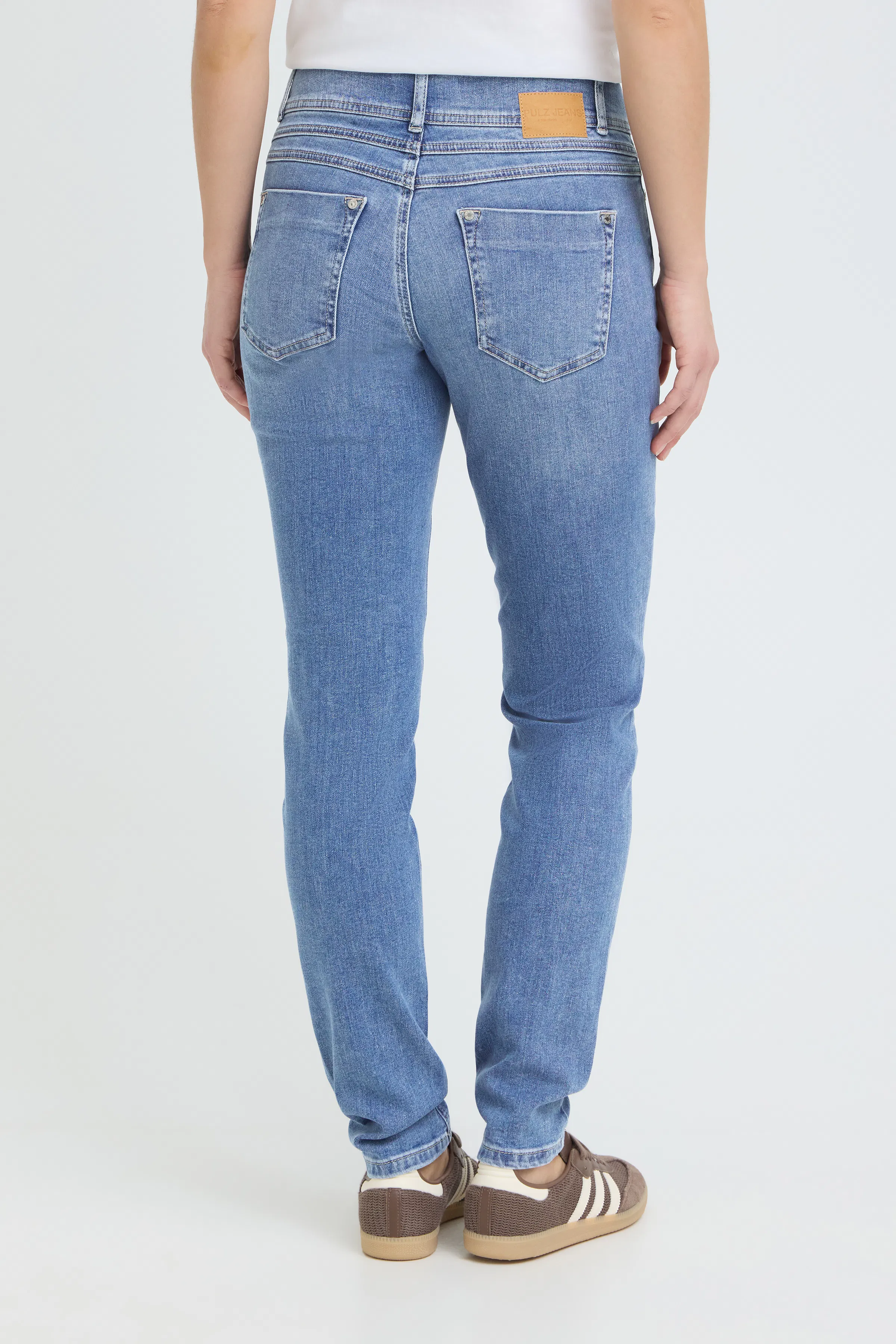 PZSUZY HW CURVED JEANS SKINNY LOOKBOOK BACK 50205549-200008