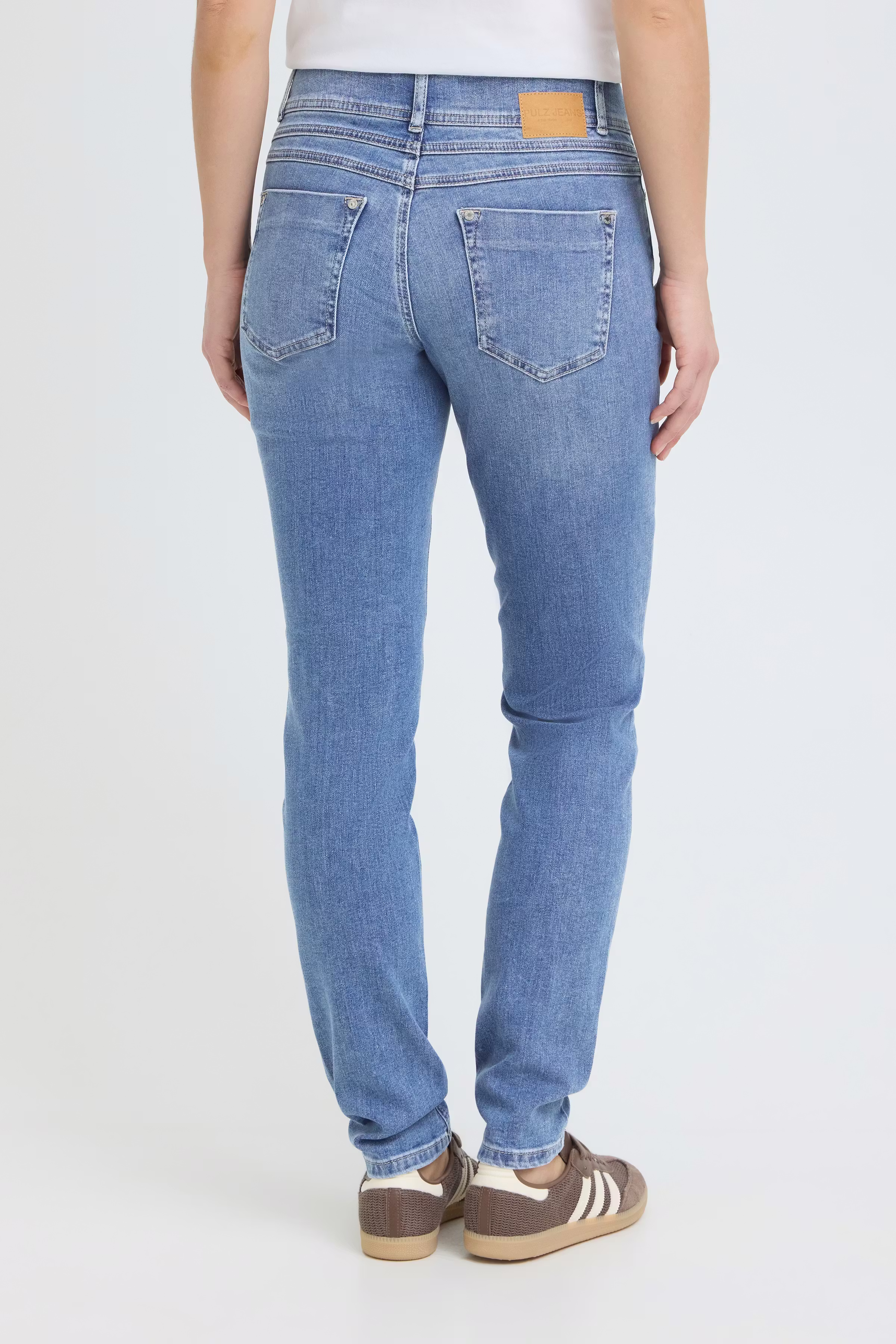 PZSUZY HW CURVED JEANS SKINNY LOOKBOOK BACK 50205549-200008