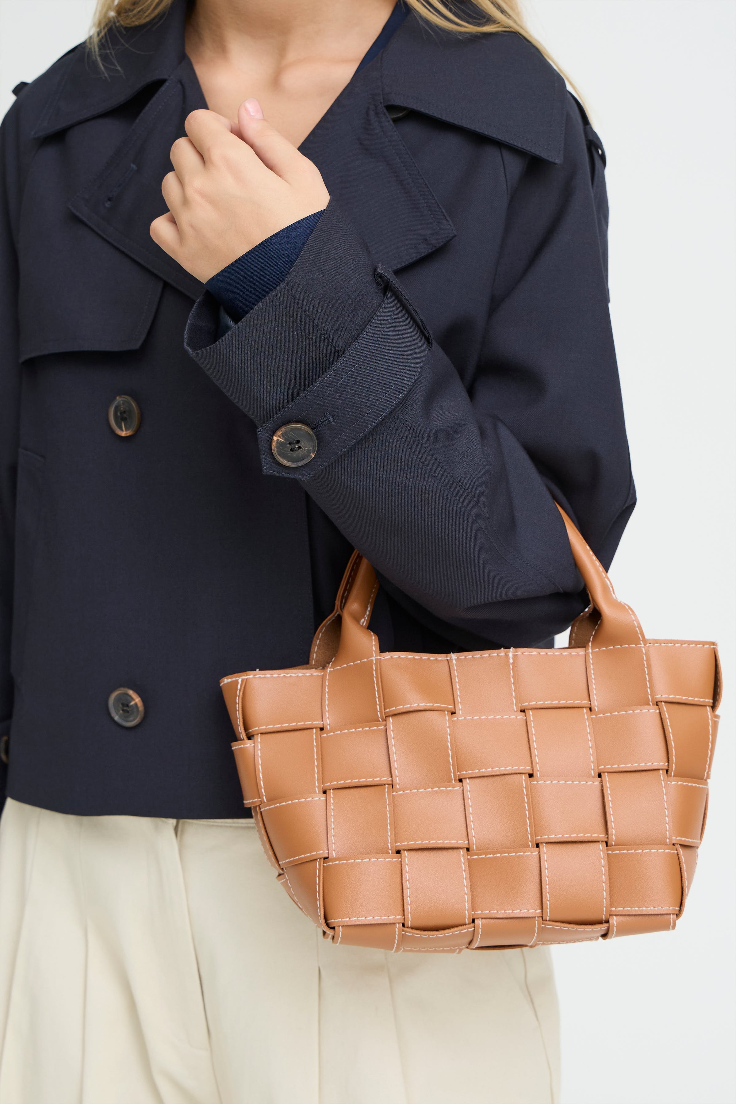 IAANABELL Bag LOOKBOOK FRONT 20125303-191220