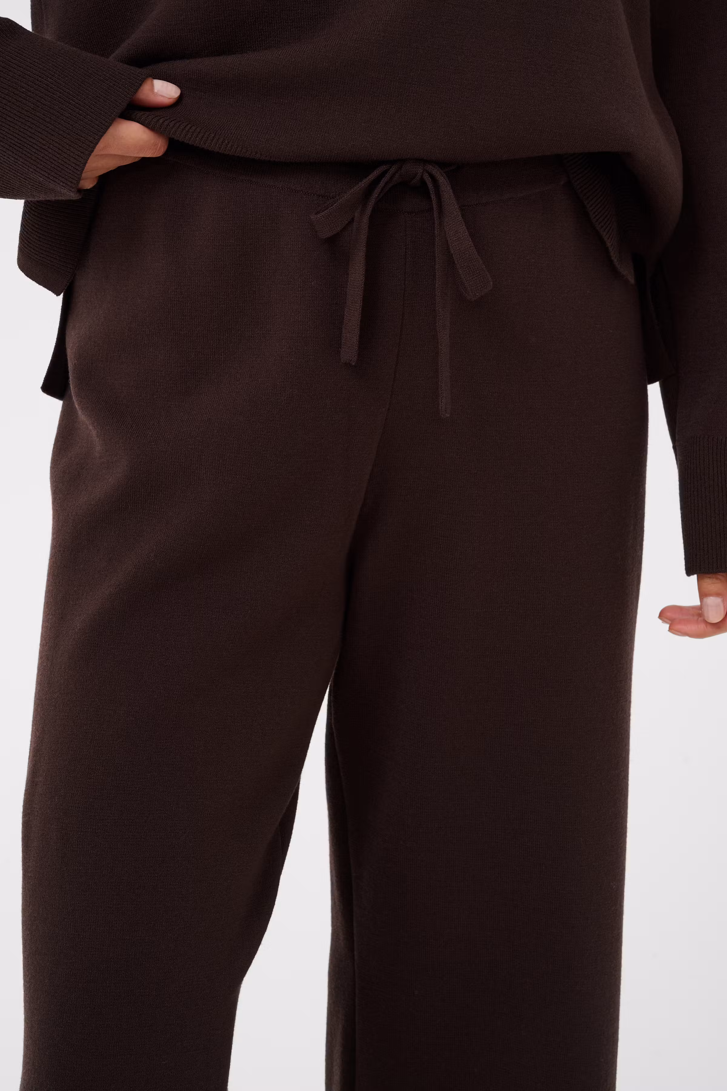 KatriePW Hose LOOKBOOK DETAIL 30310876-191106