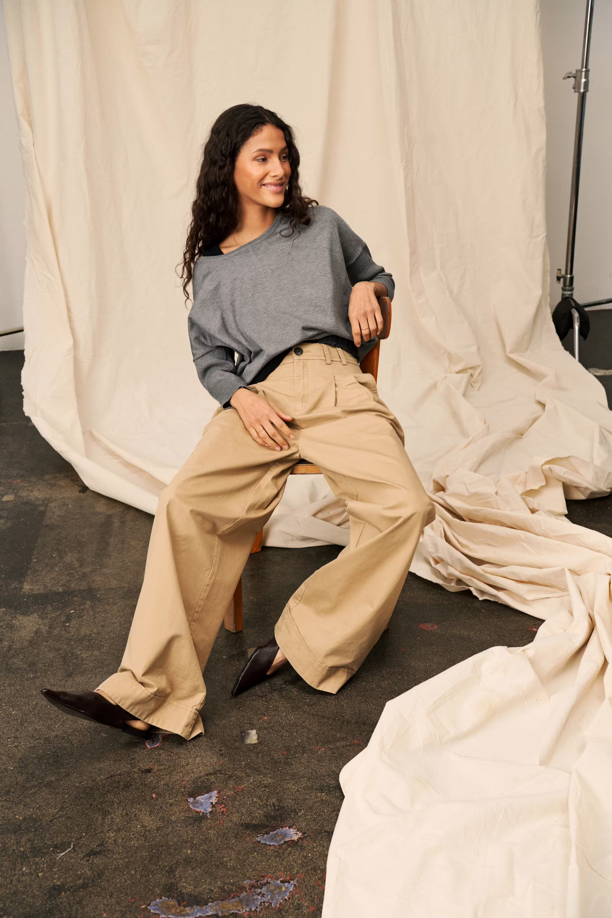 MilaSZ R-Neck Pullover
 LOCATION NONE 30500003-1739141