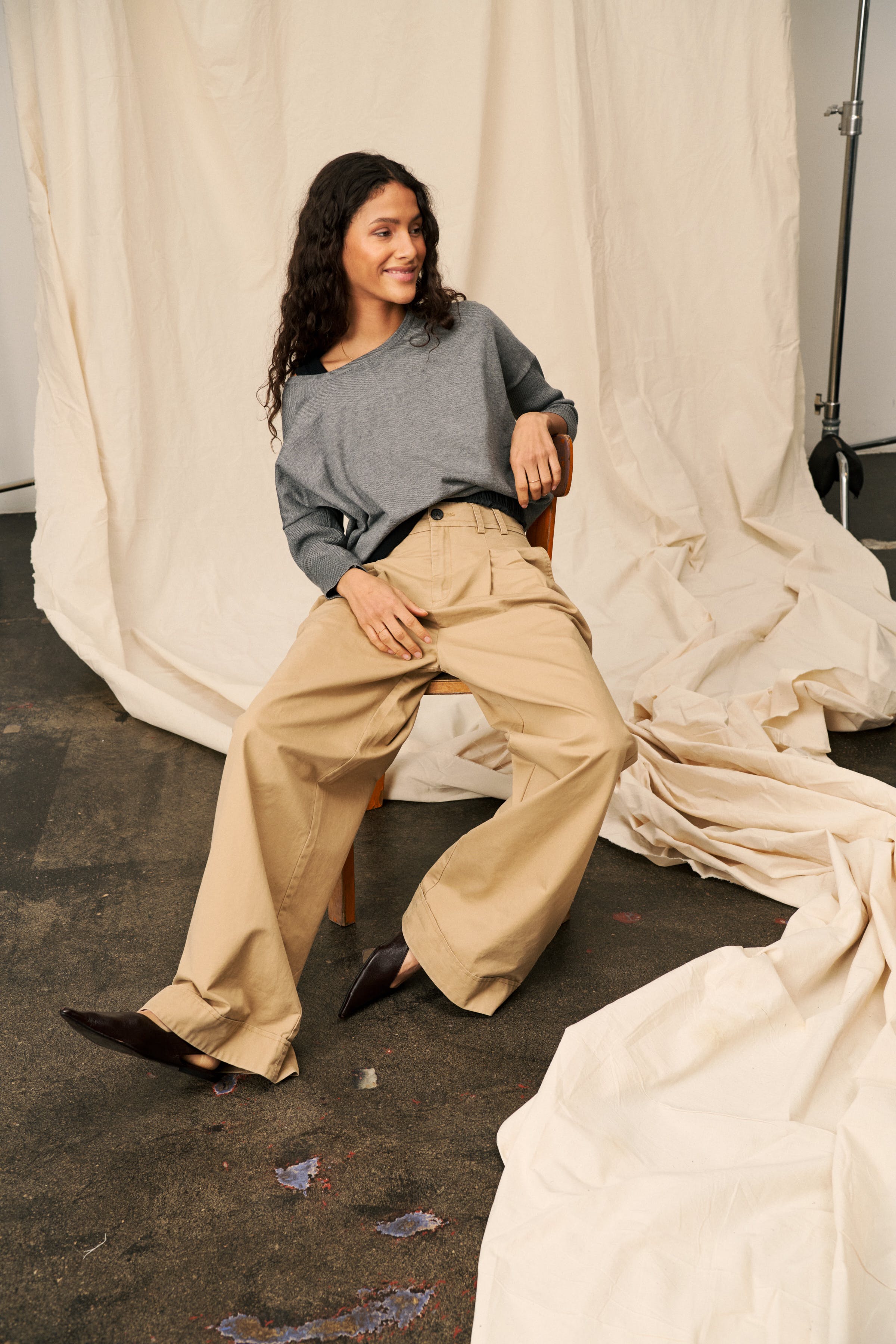 MilaSZ R-Neck Pullover
 LOCATION NONE 30500003-1739141