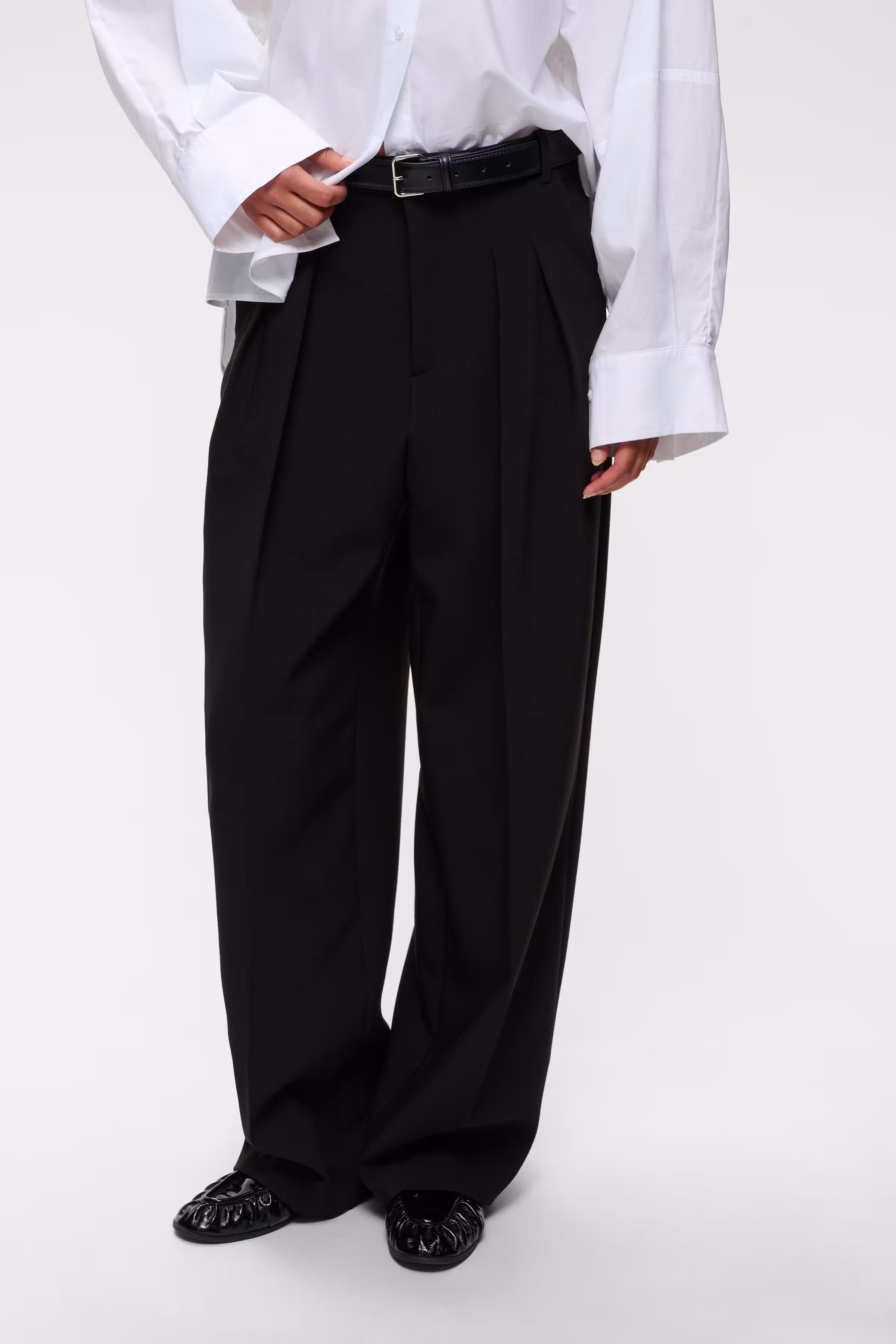CASSIEHIW Byxor LOOKBOOK FRONT 30112901-194008