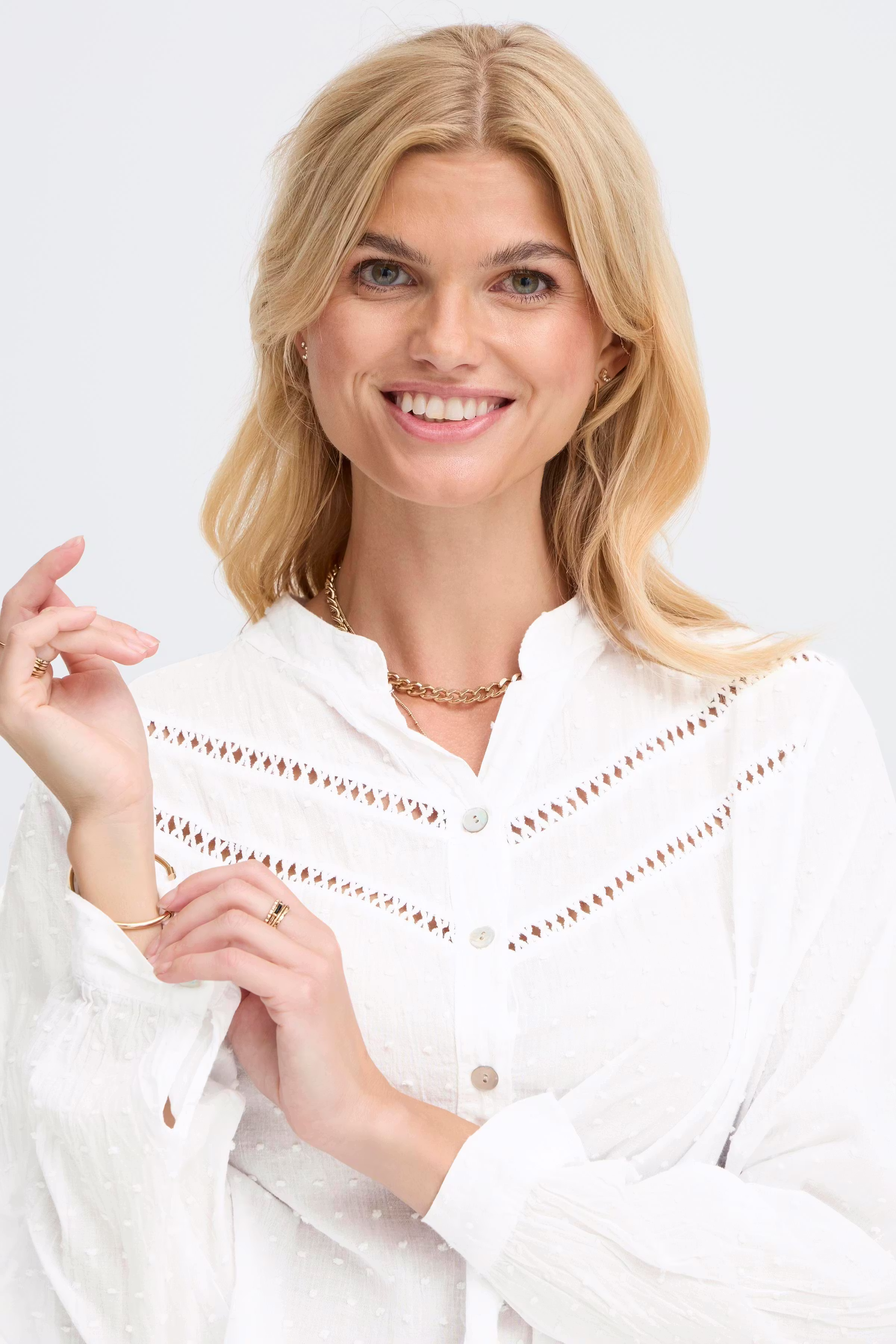 SBLIFA Bluse LOOKBOOK DETAIL 22100919-110602