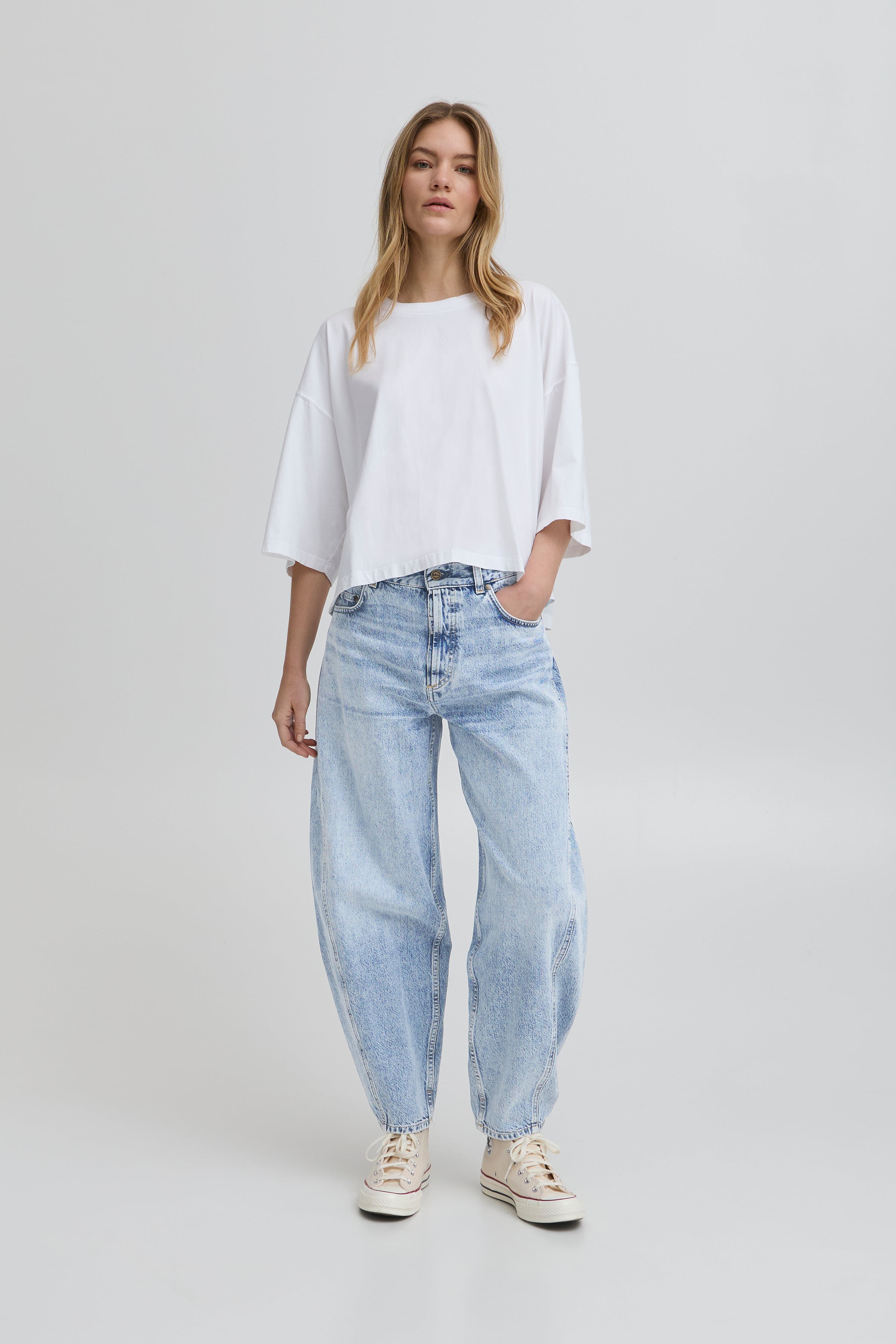 BACAVI  Curved Jeans LOOKBOOK FRONT 50405101-204625