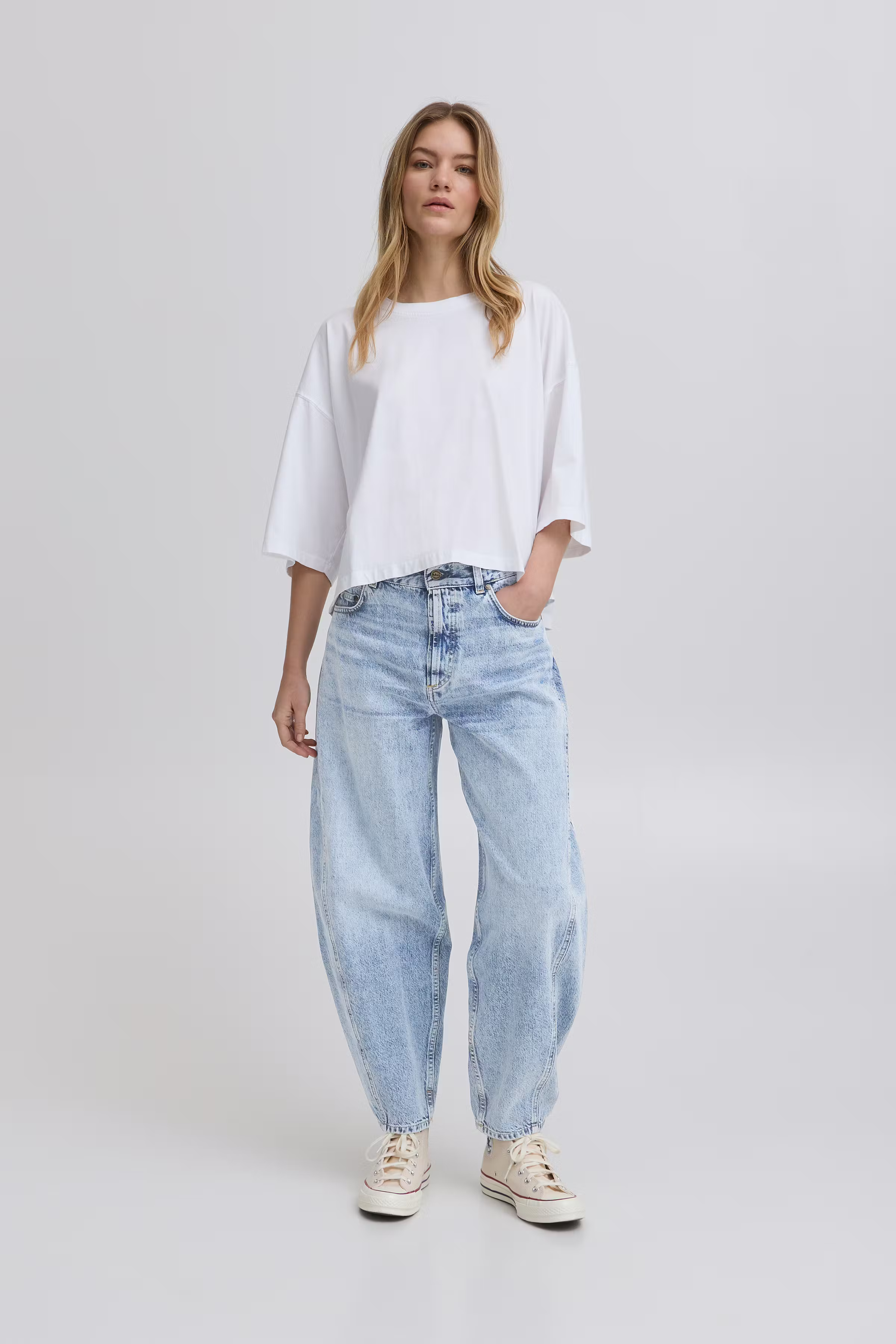 BACAVI  Curved Jeans LOOKBOOK FRONT 50405101-204625