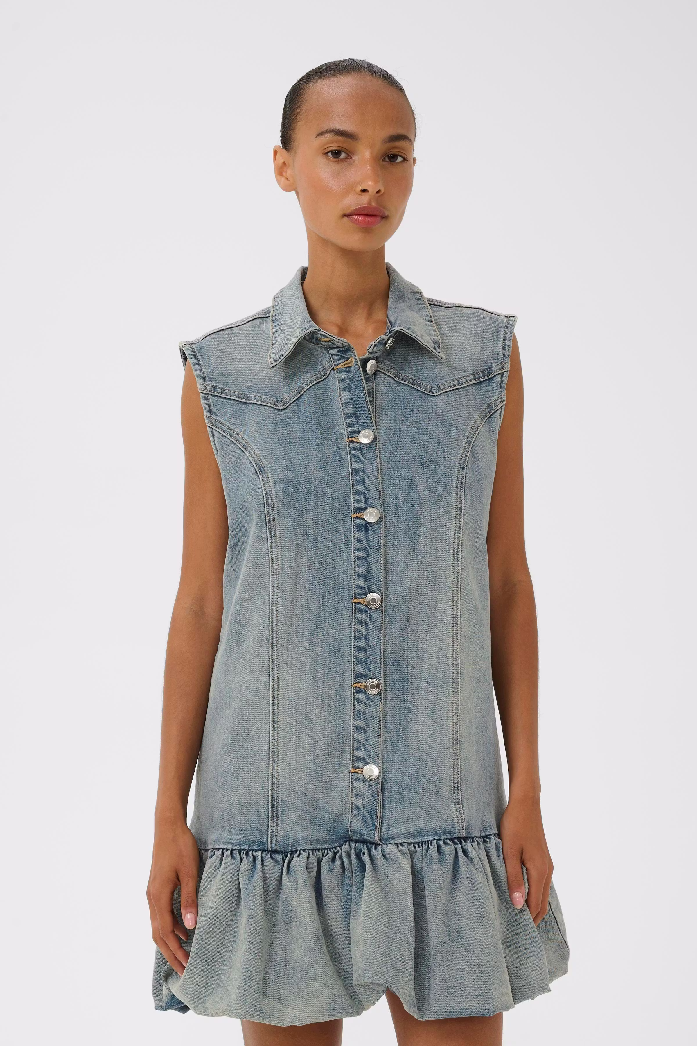 GZnoma Denimkjole LOOKBOOK FRONT 10911188-109408