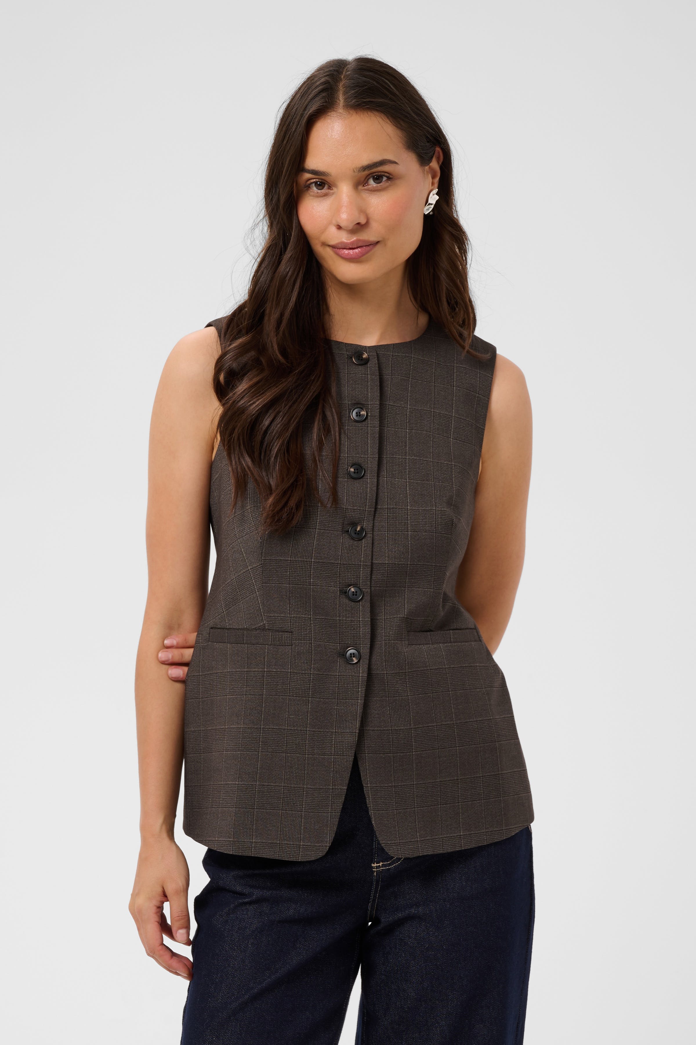 KAlenora Vest LOOKBOOK FRONT 10512146-109807