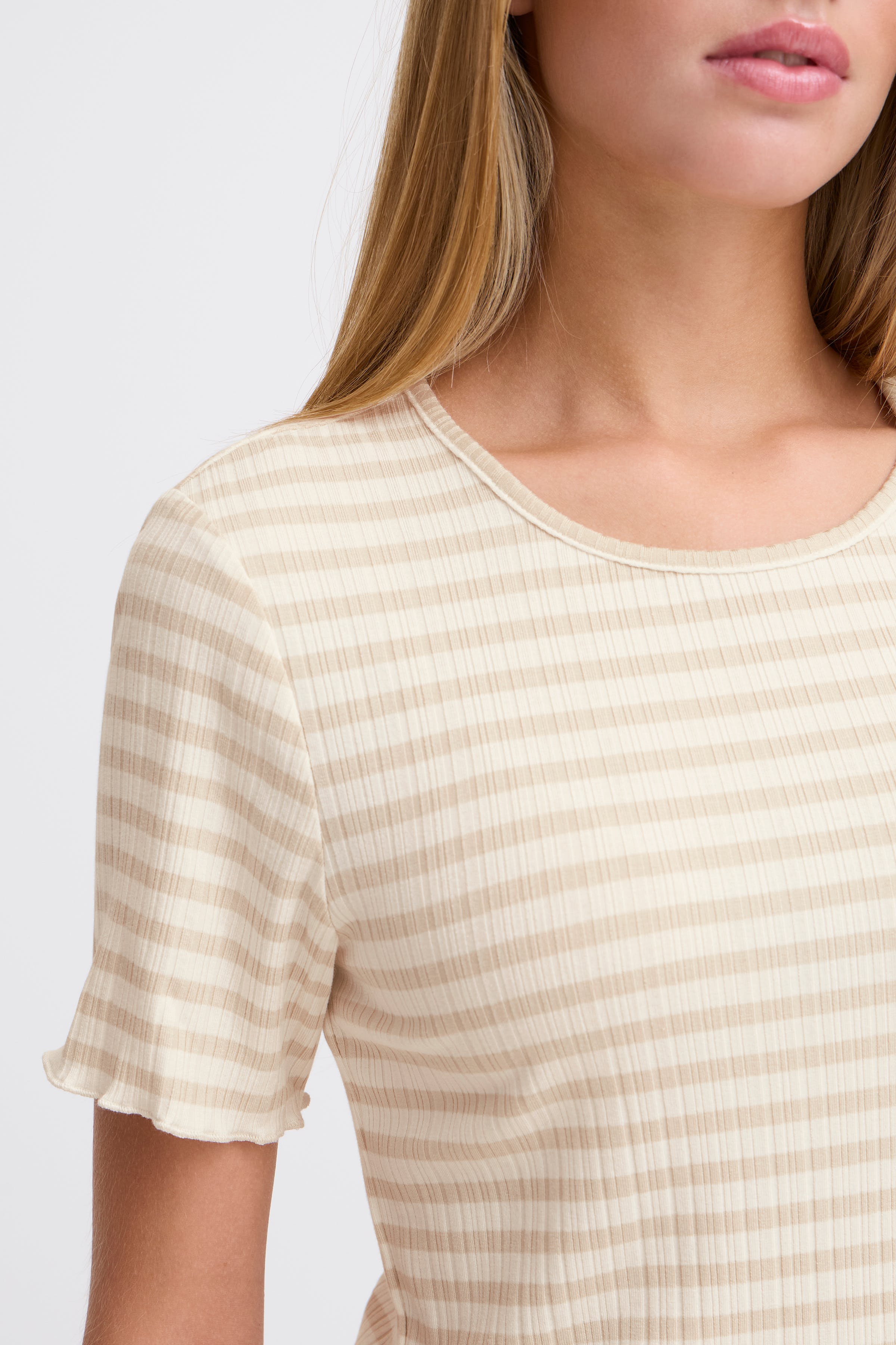 IHCELLA T-shirt LOOKBOOK DETAIL 20122818-204496