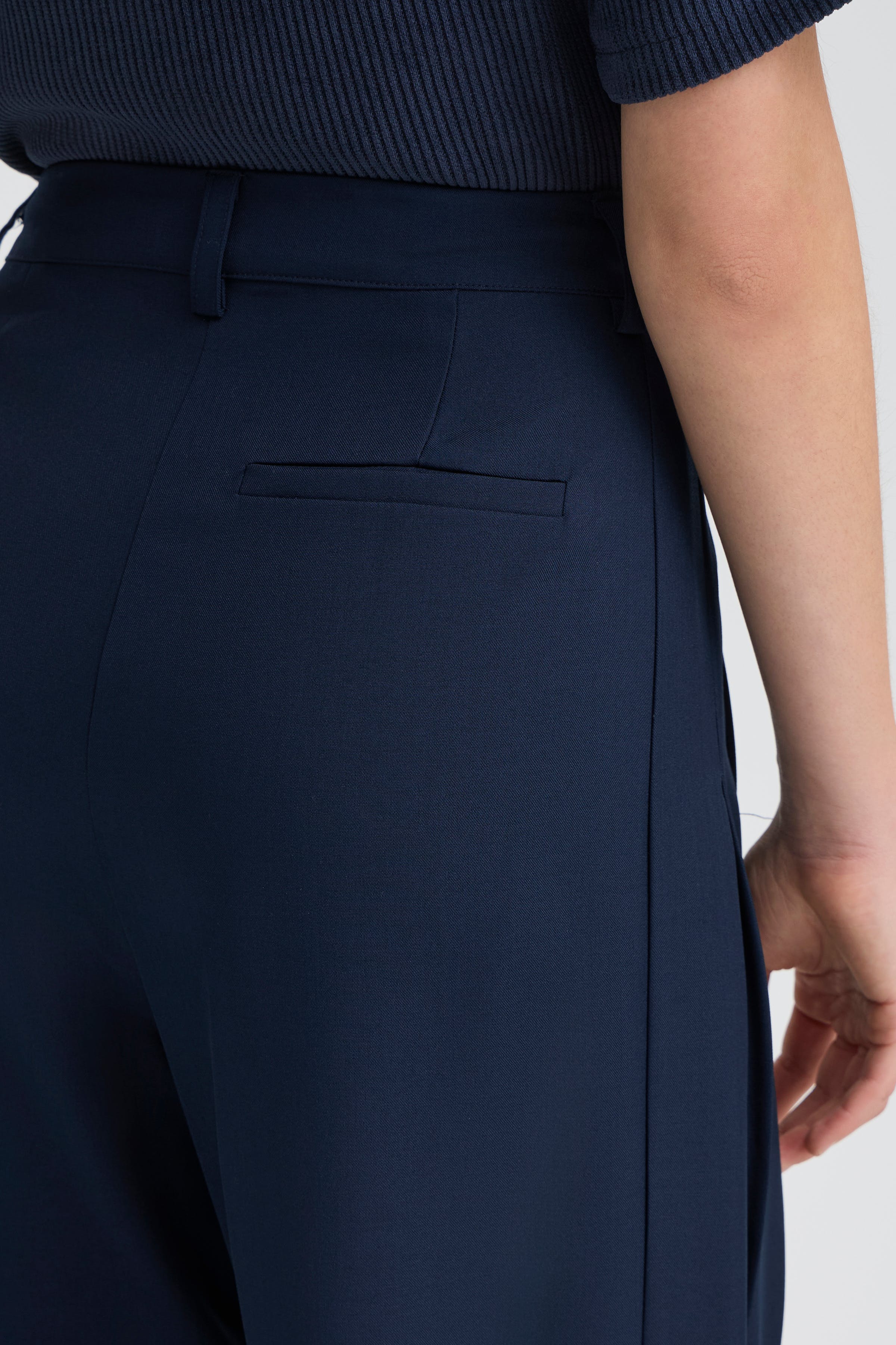IHERINA Trousers LOOKBOOK DETAIL 20125031-194013