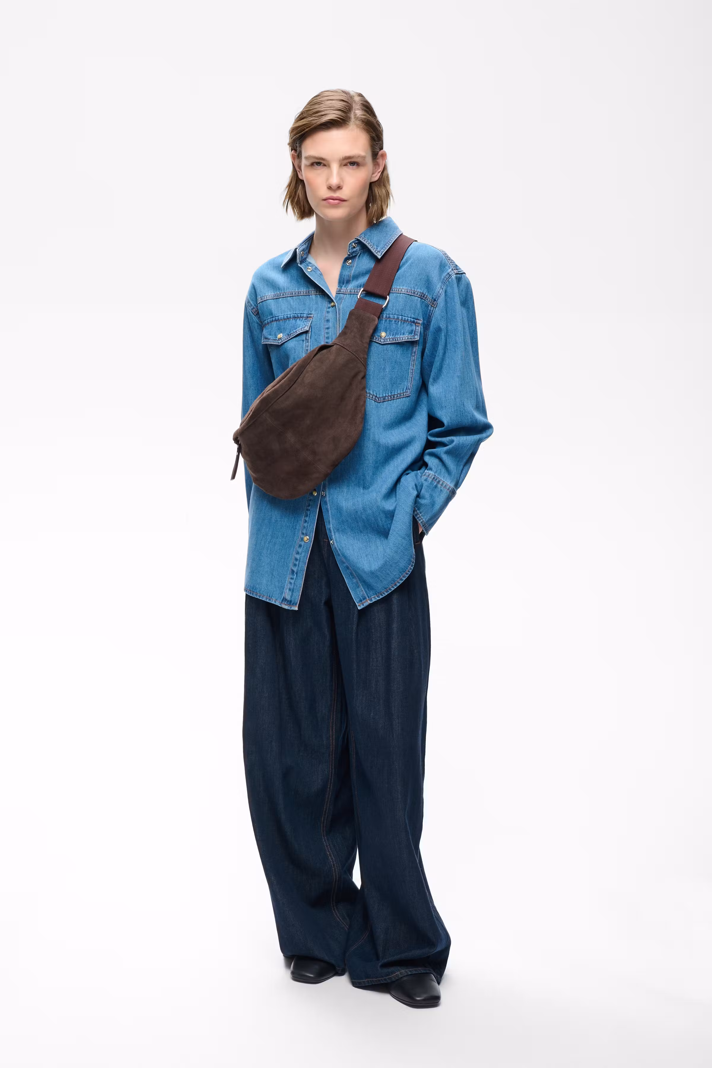 RASIDAIW SUEDE BUMBAG Veske LOOKBOOK FRONT 30112466-191109