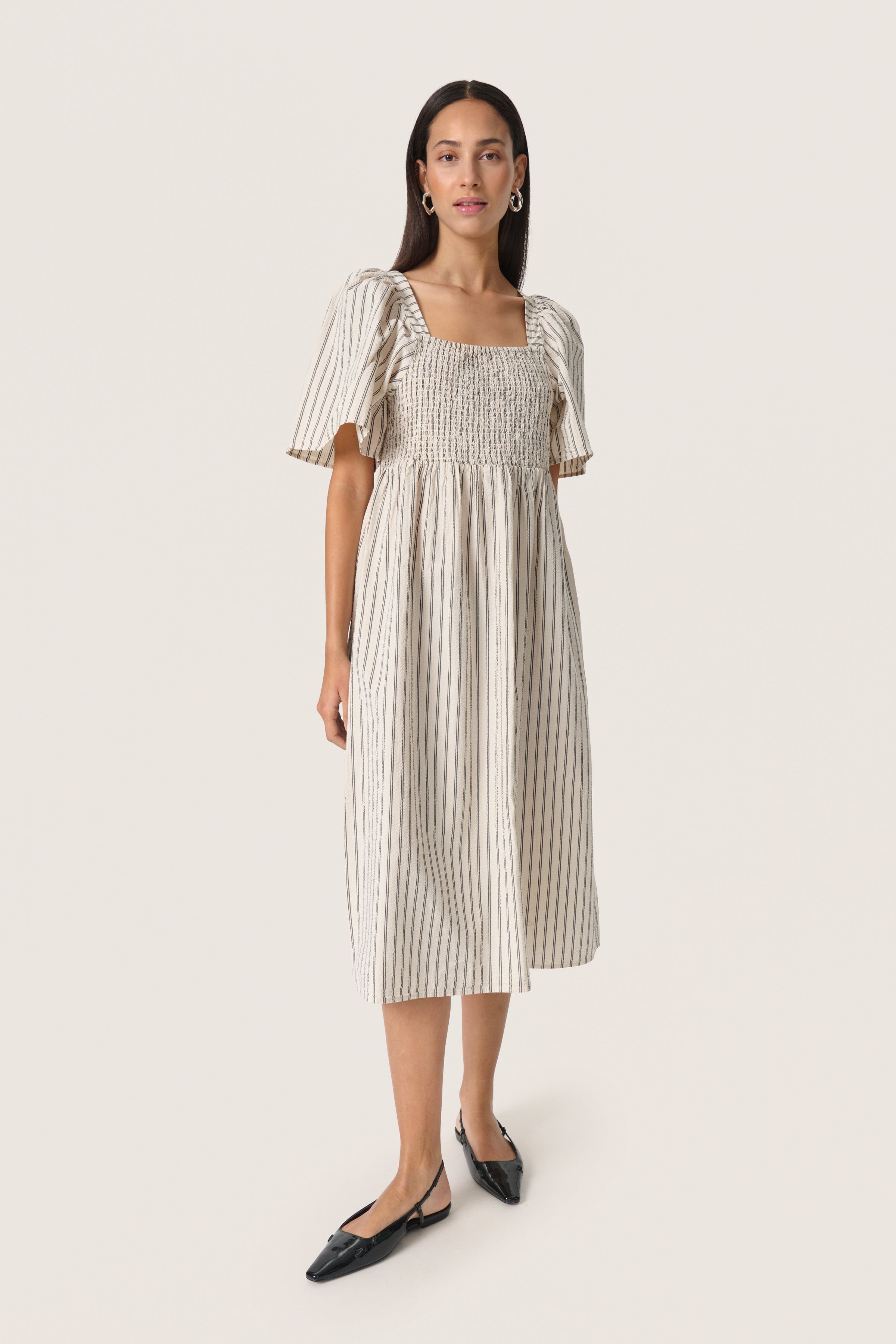 SLAnvitte Jurk LOOKBOOK FRONT 30408471-303927